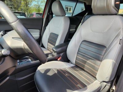 2022 Nissan Kicks SR