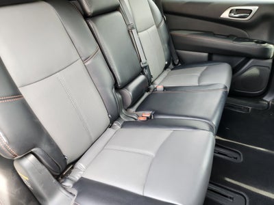 2020 Nissan Pathfinder SL