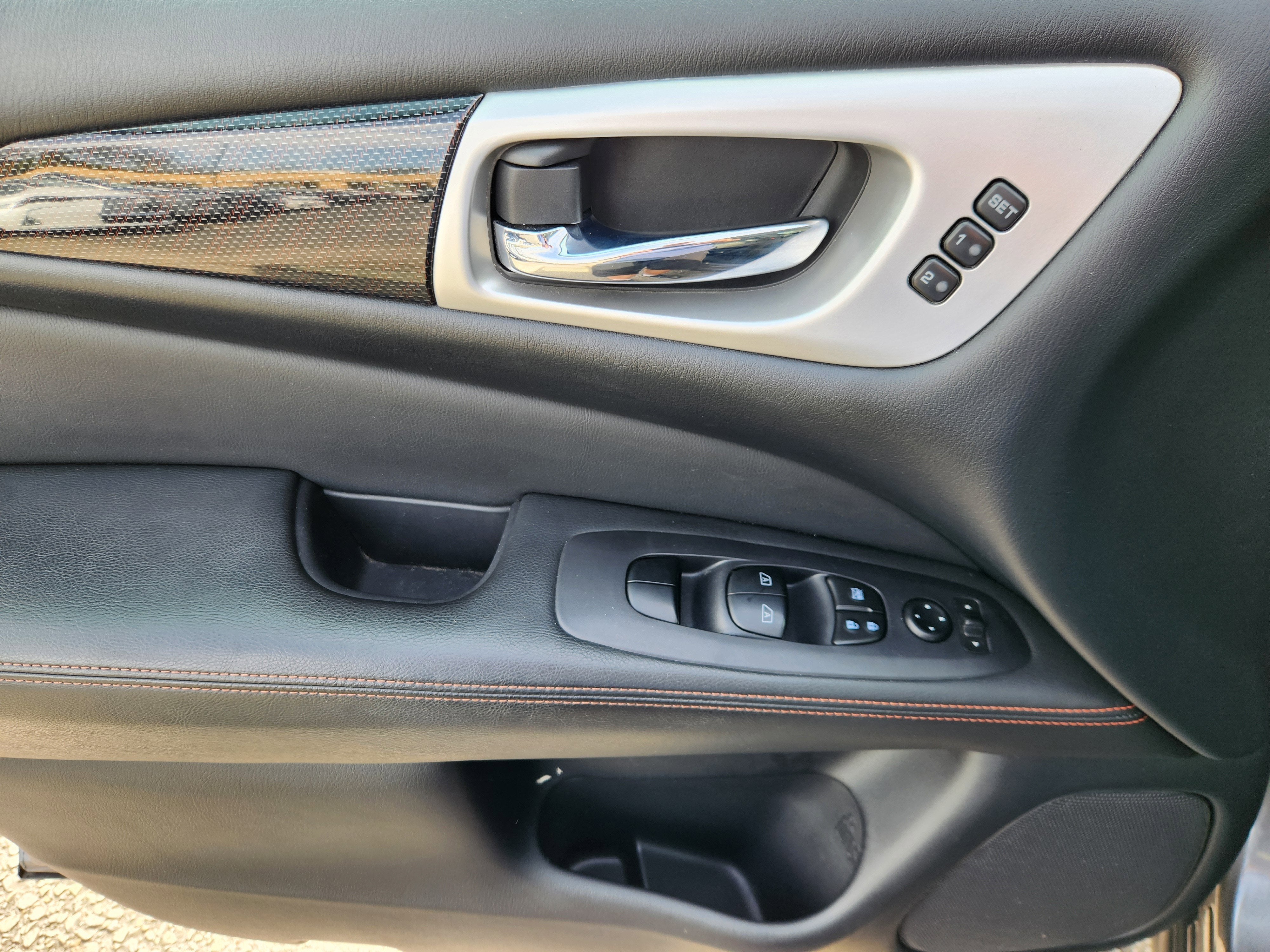 2020 Nissan Pathfinder SL