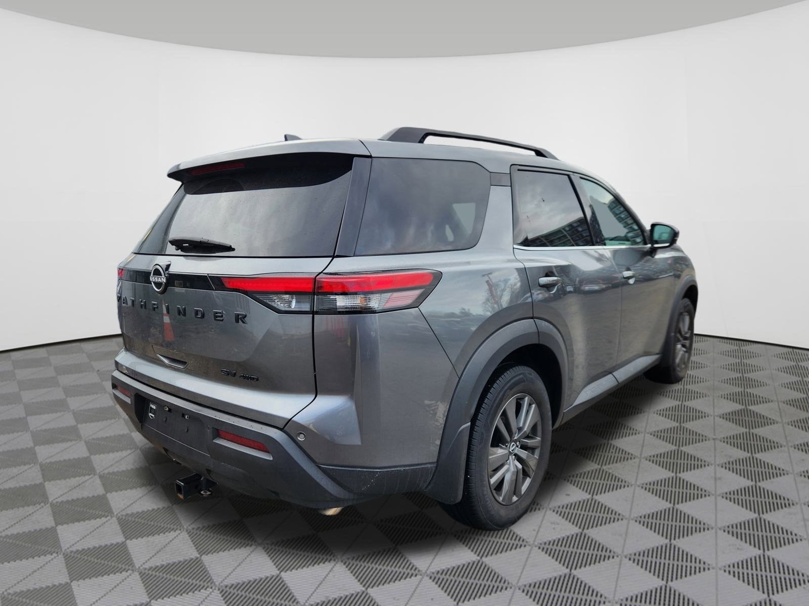 2022 Nissan Pathfinder SV