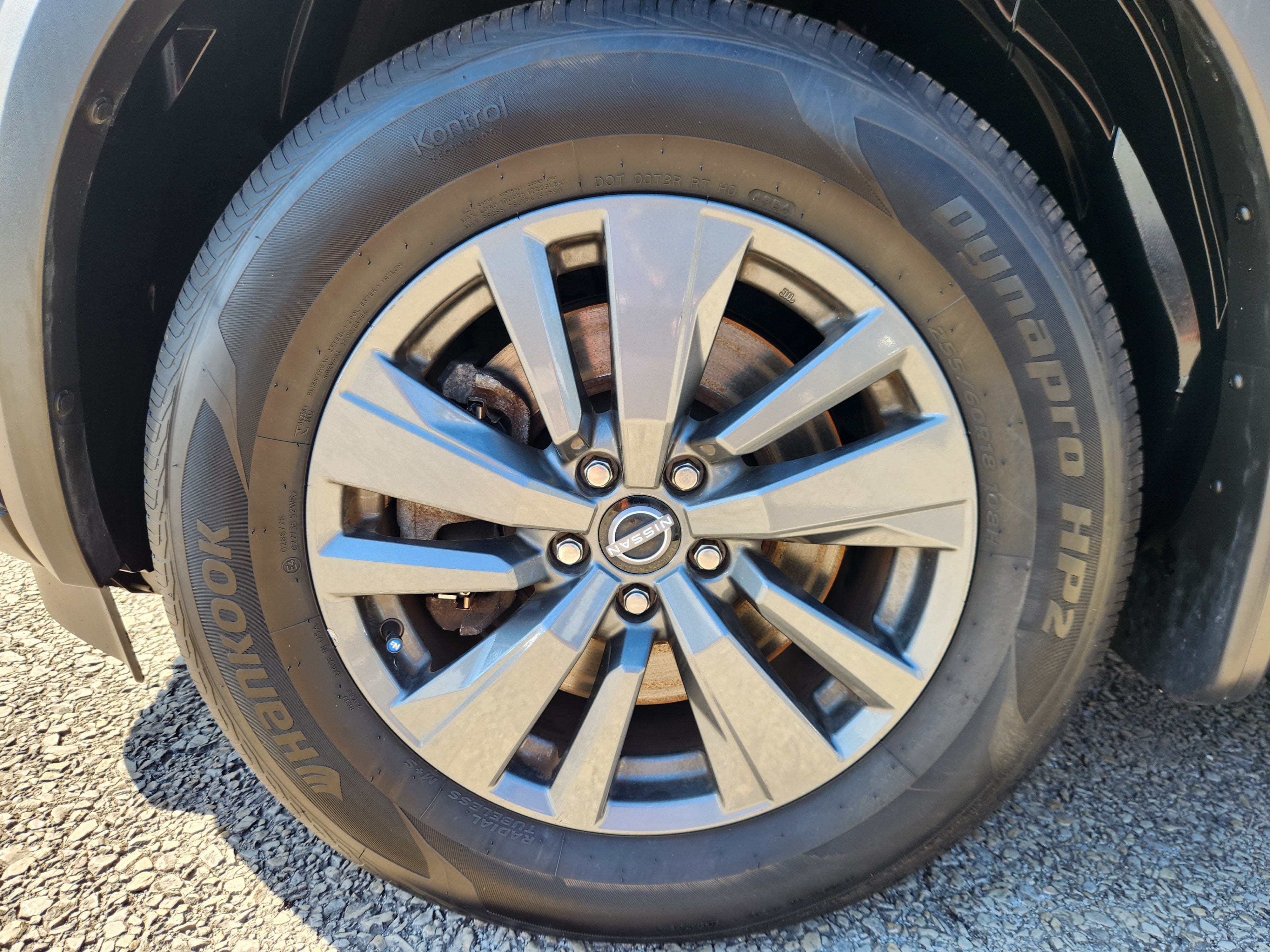2022 Nissan Pathfinder SV