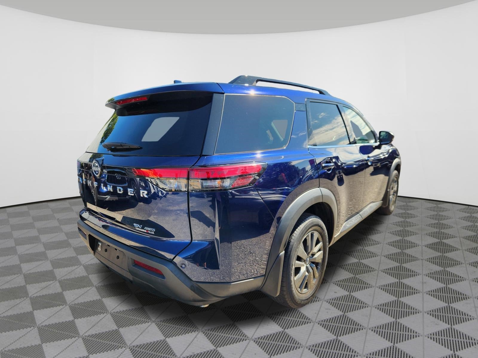 2022 Nissan Pathfinder SV