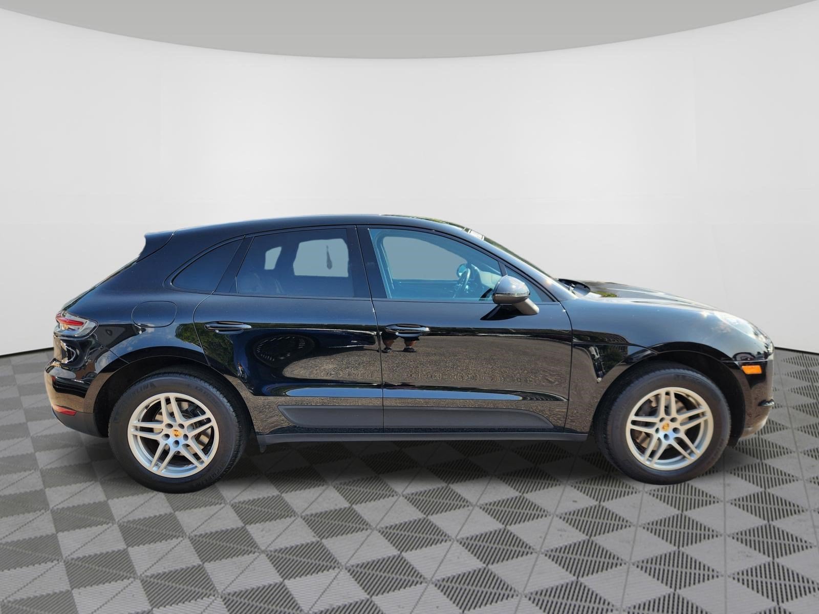 2020 Porsche Macan Base
