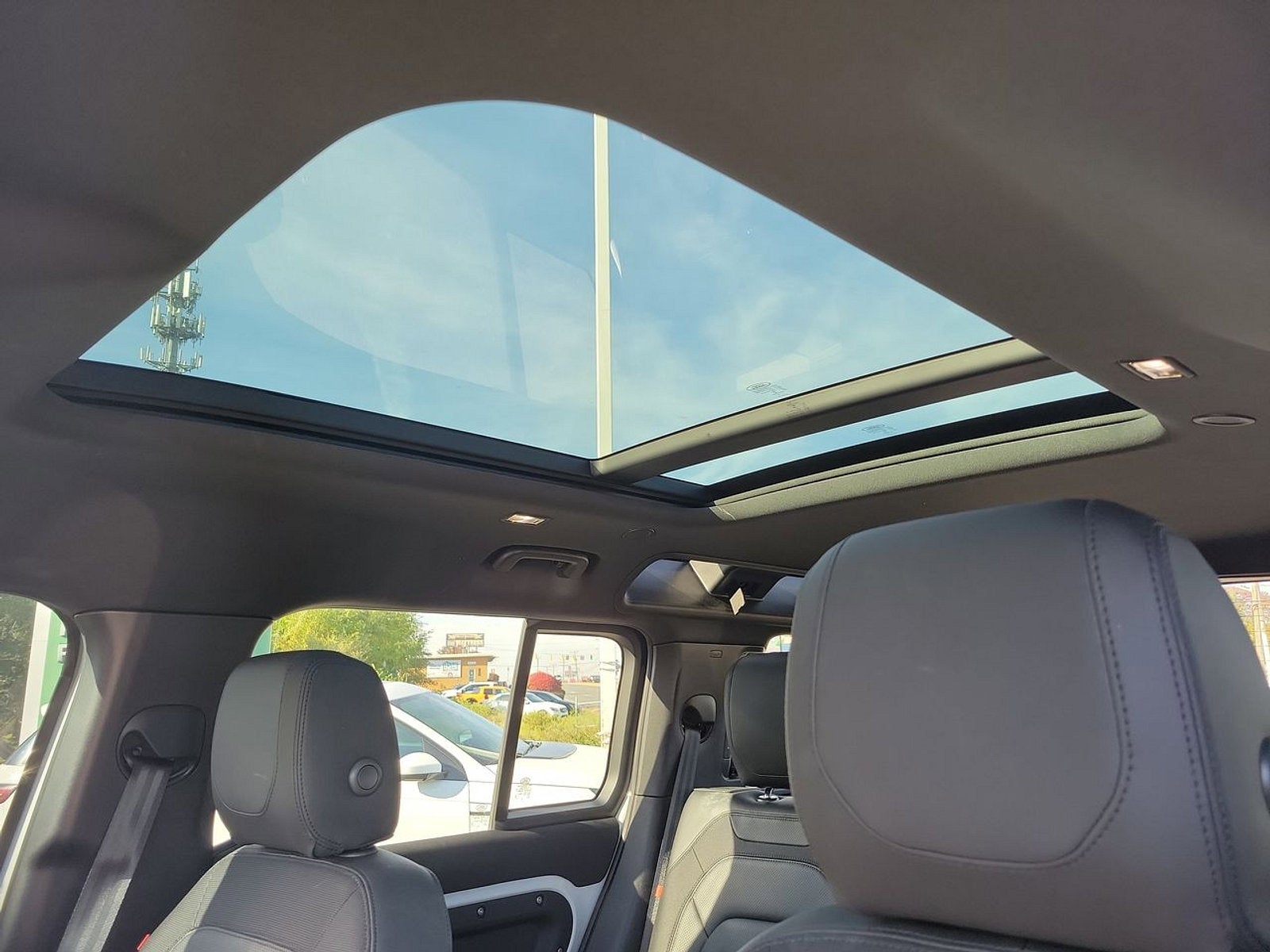 2021 Land Rover Defender X-Dynamic SE