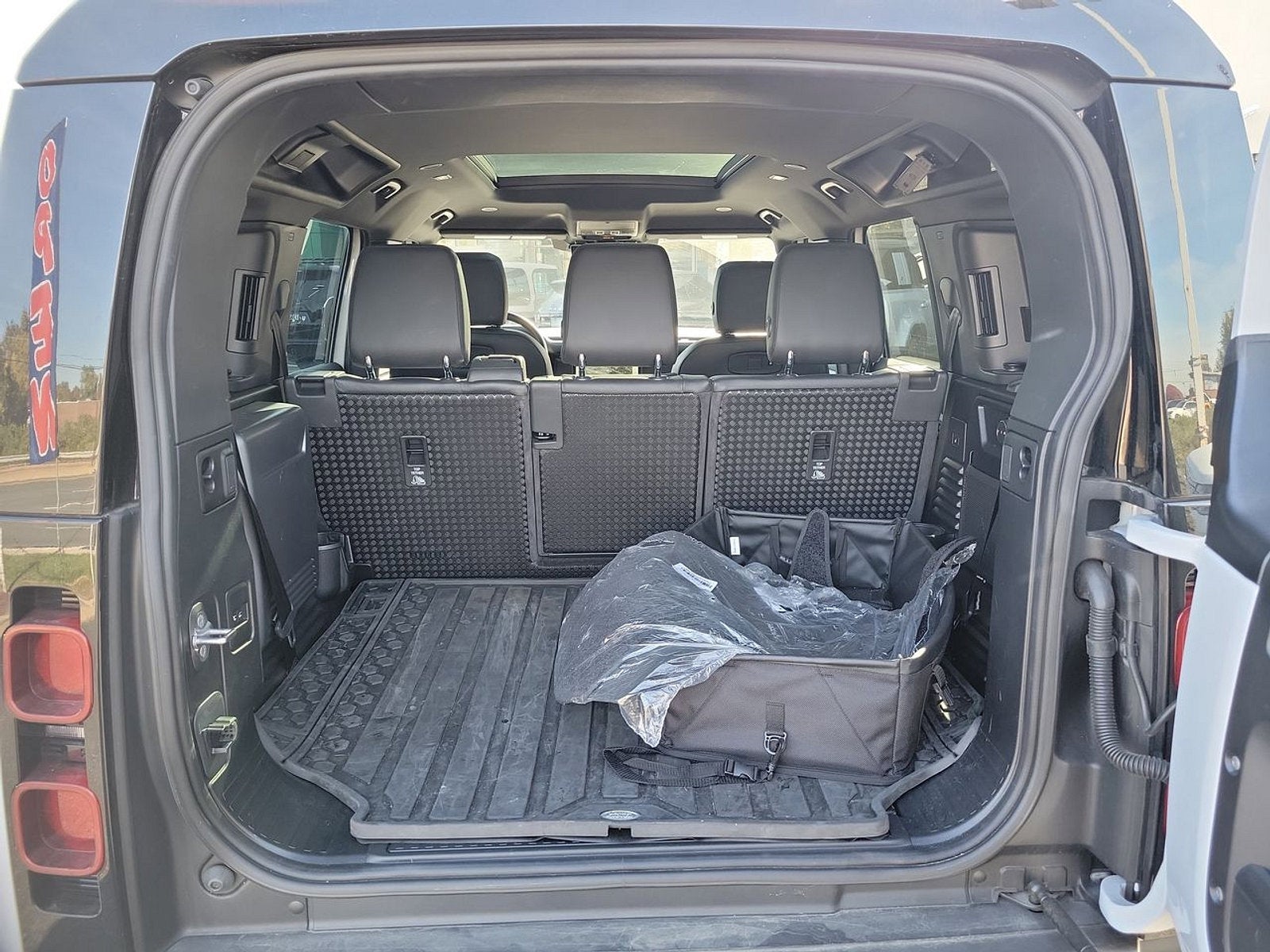 2021 Land Rover Defender X-Dynamic SE