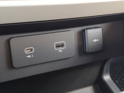 2023 Land Rover Defender S