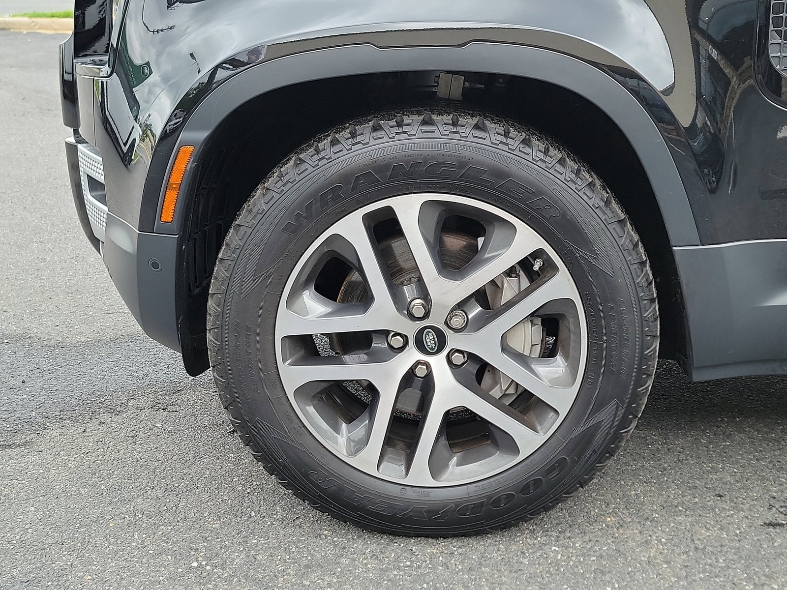 2020 Land Rover Defender SE