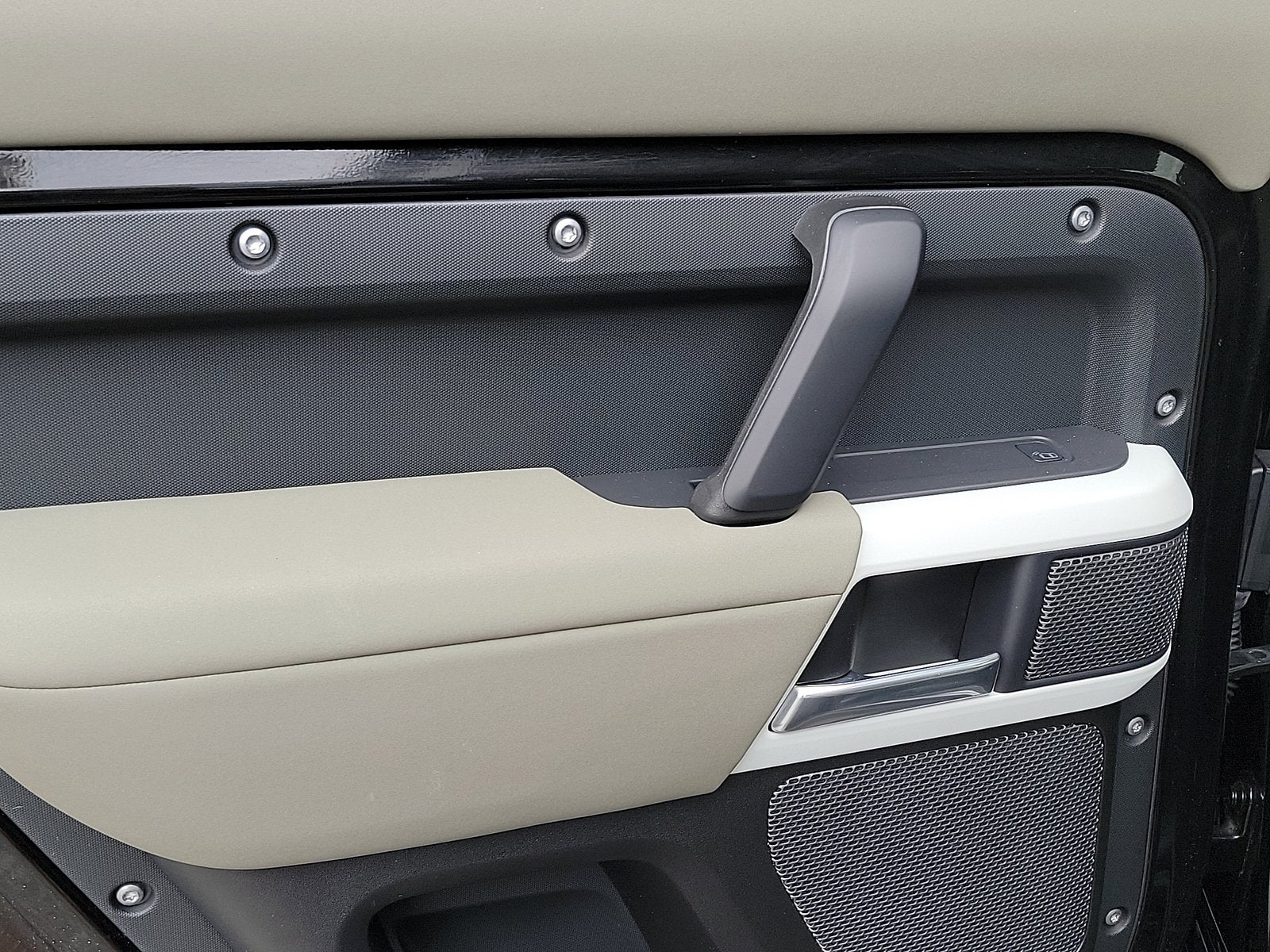 2020 Land Rover Defender SE