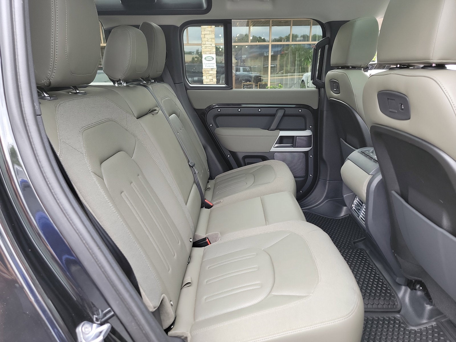 2020 Land Rover Defender SE