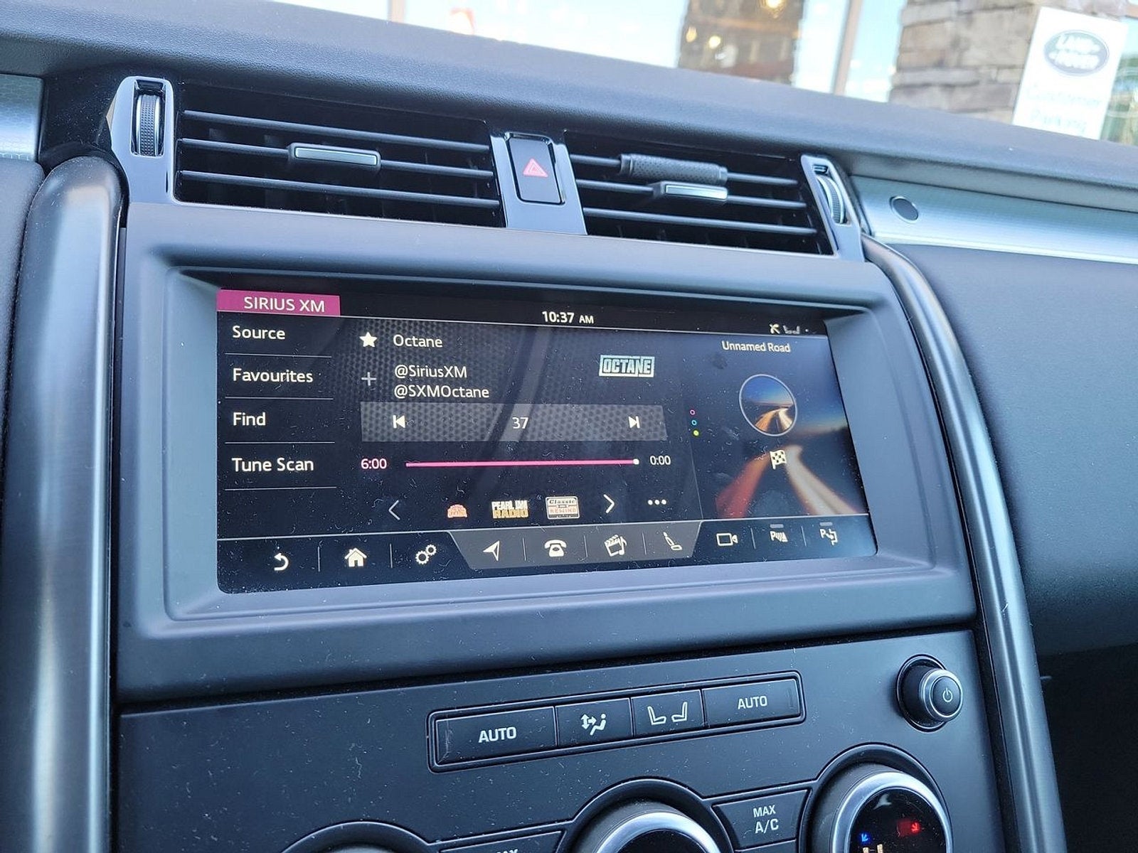 2020 Land Rover Discovery Landmark Edition