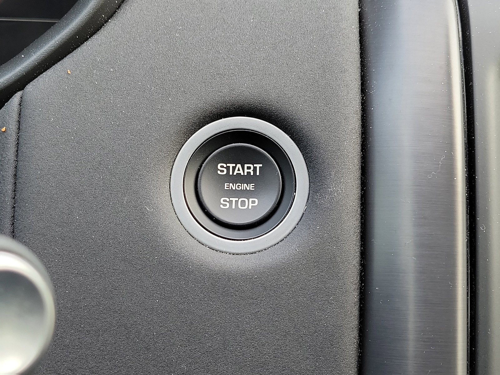 2020 Land Rover Discovery Landmark Edition