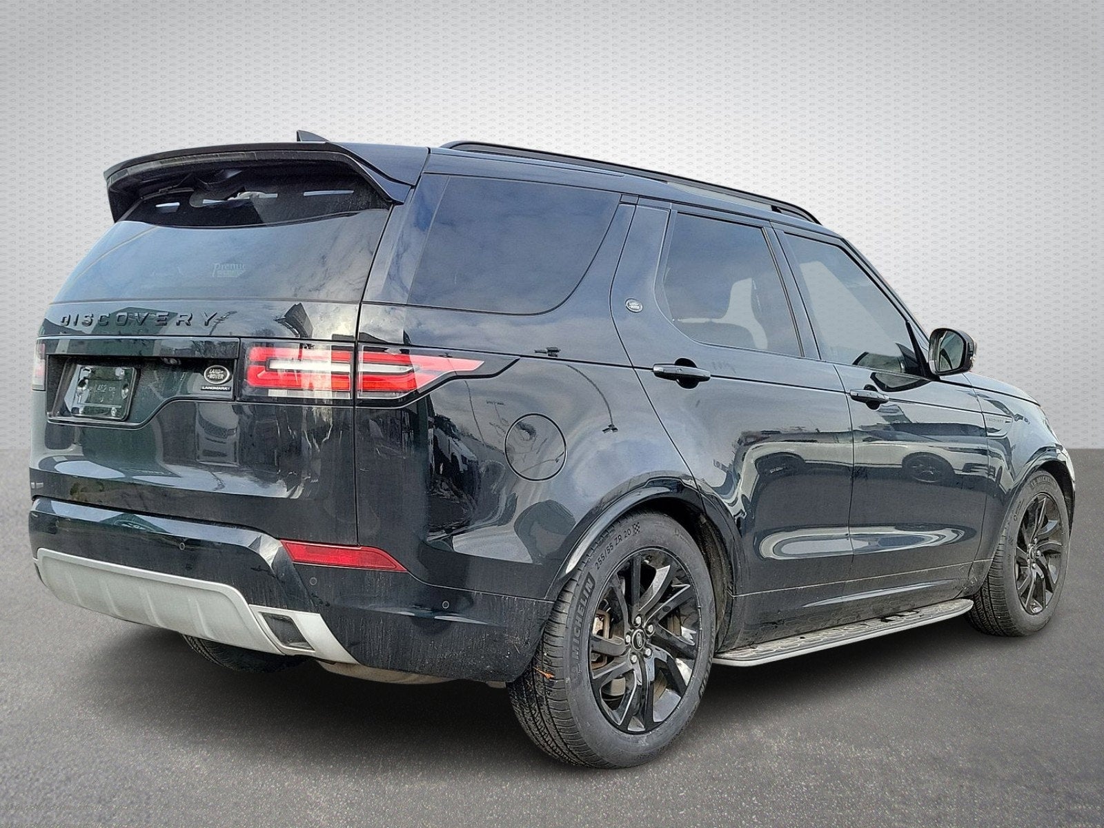 2020 Land Rover Discovery Landmark Edition