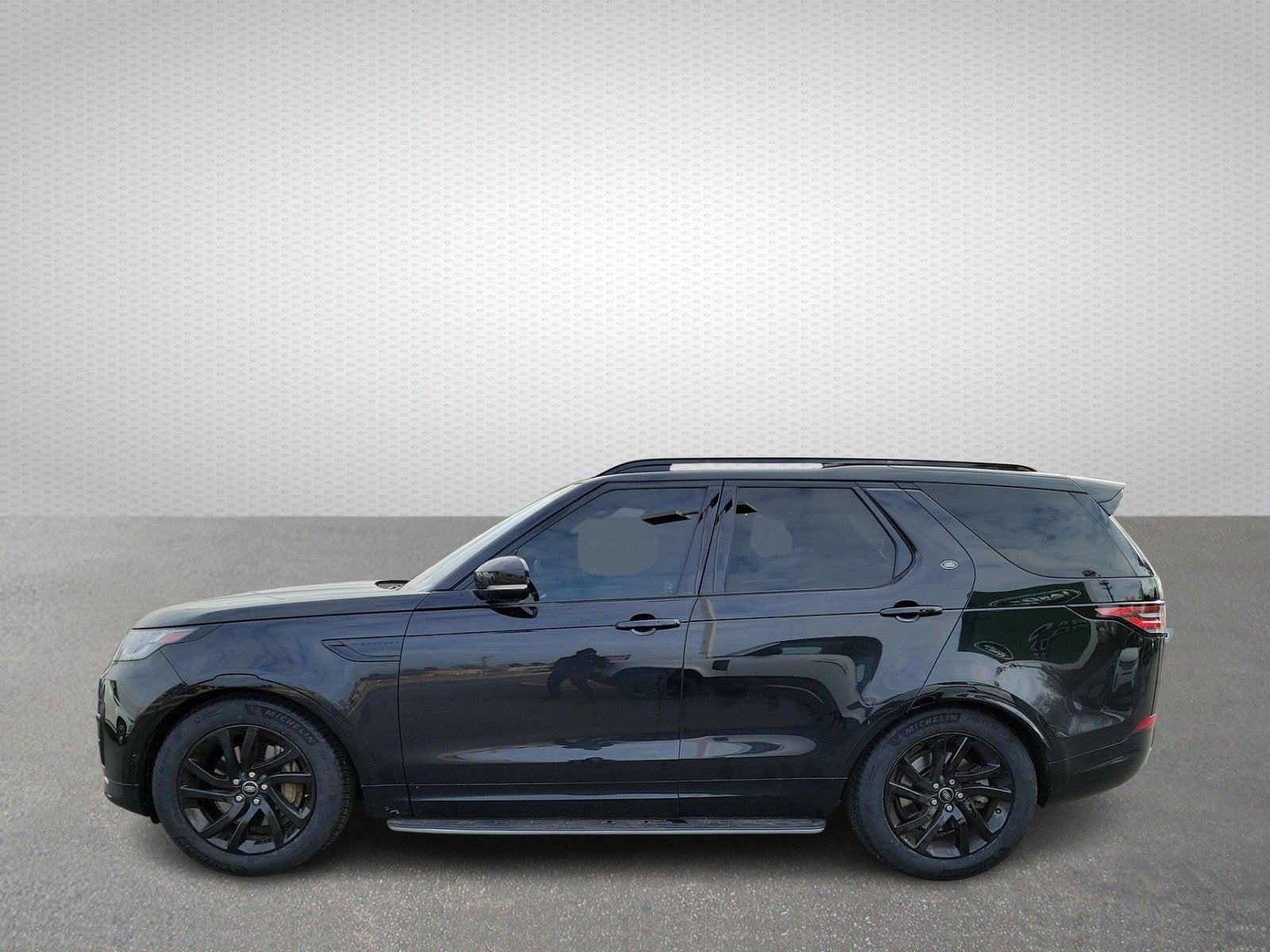 2020 Land Rover Discovery Landmark Edition