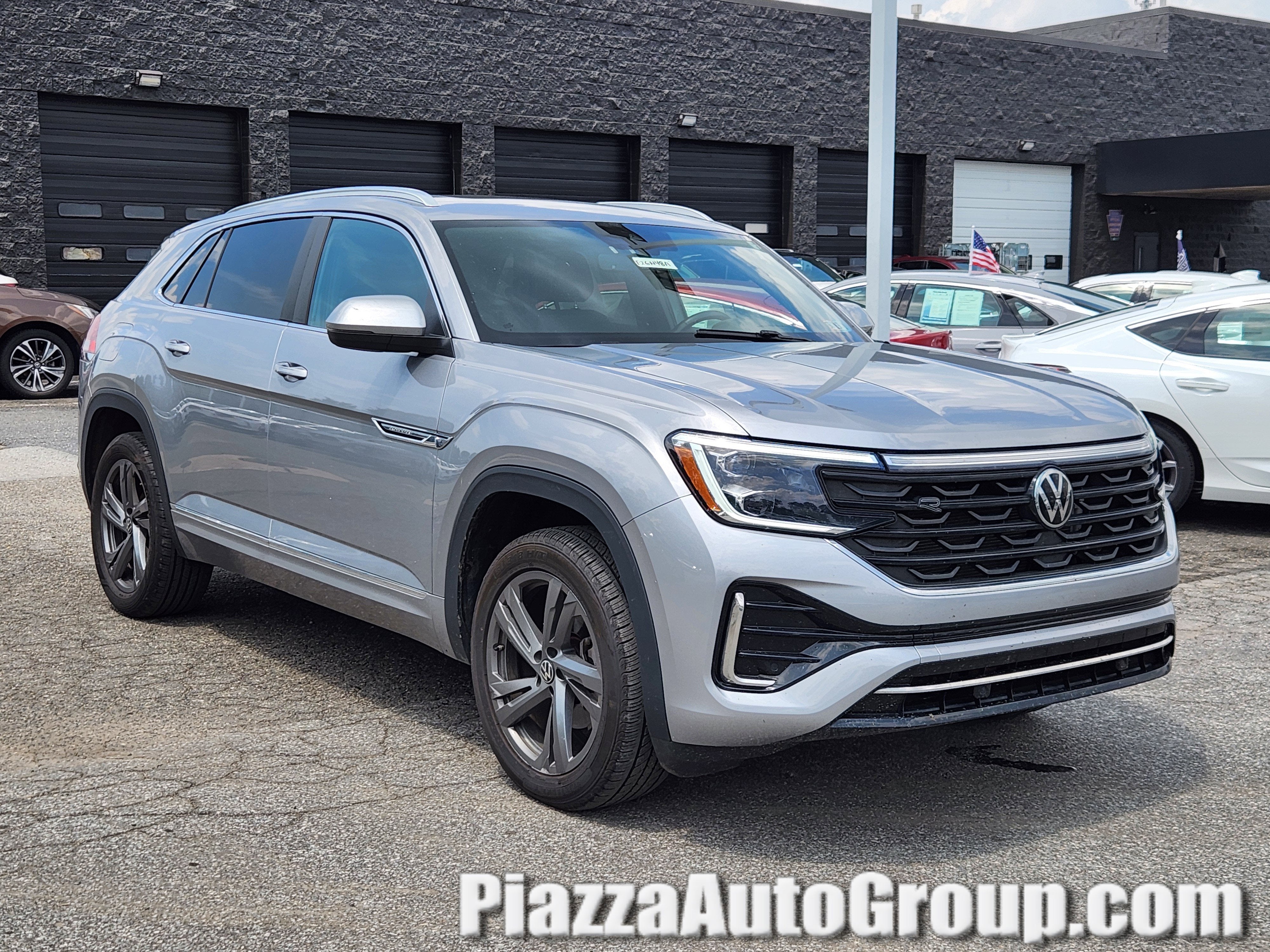 2024 Volkswagen Atlas Cross Sport 2.0T SEL R-Line