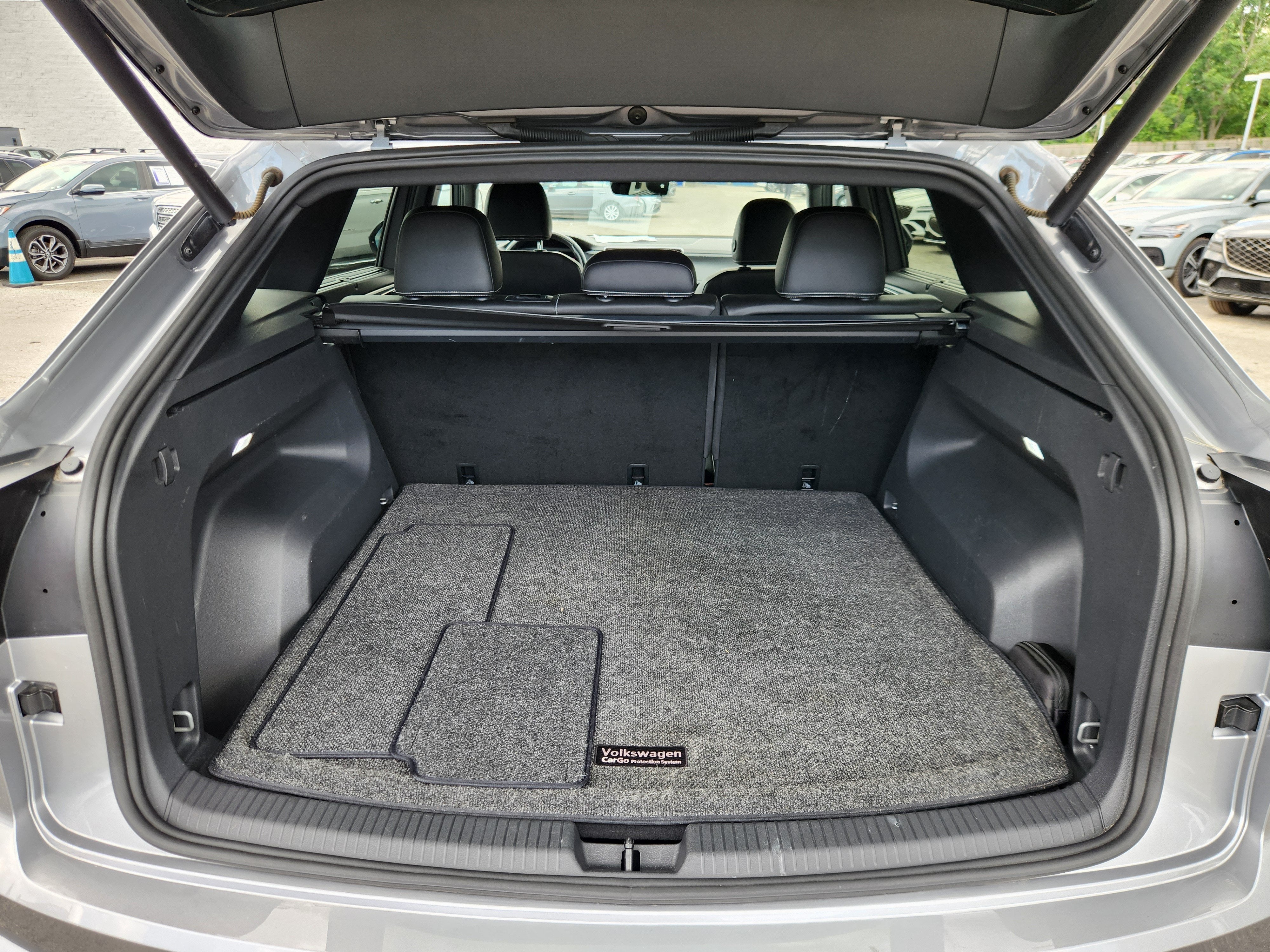 2024 Volkswagen Atlas Cross Sport 2.0T SEL R-Line