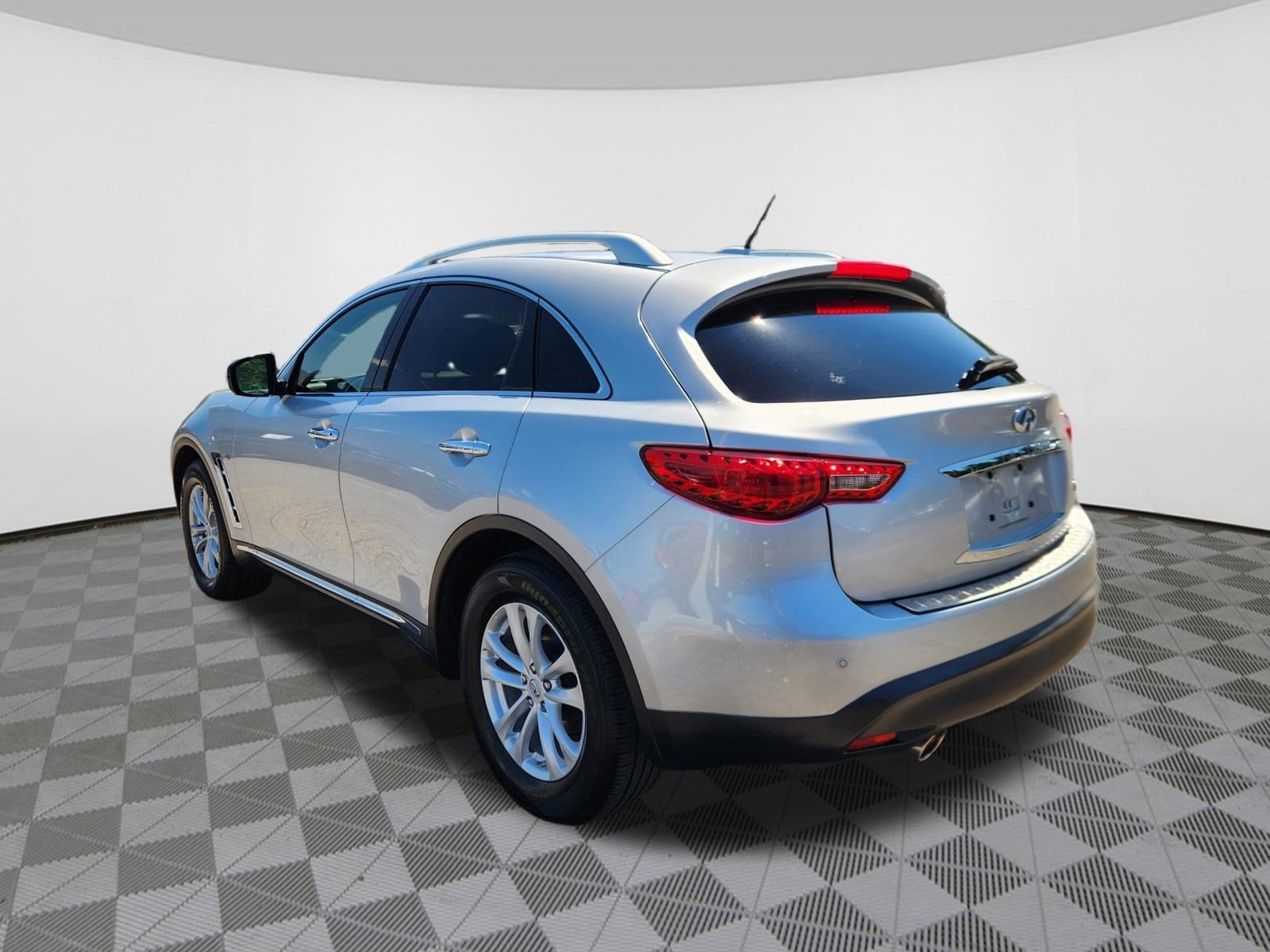 2014 INFINITI QX70 Base