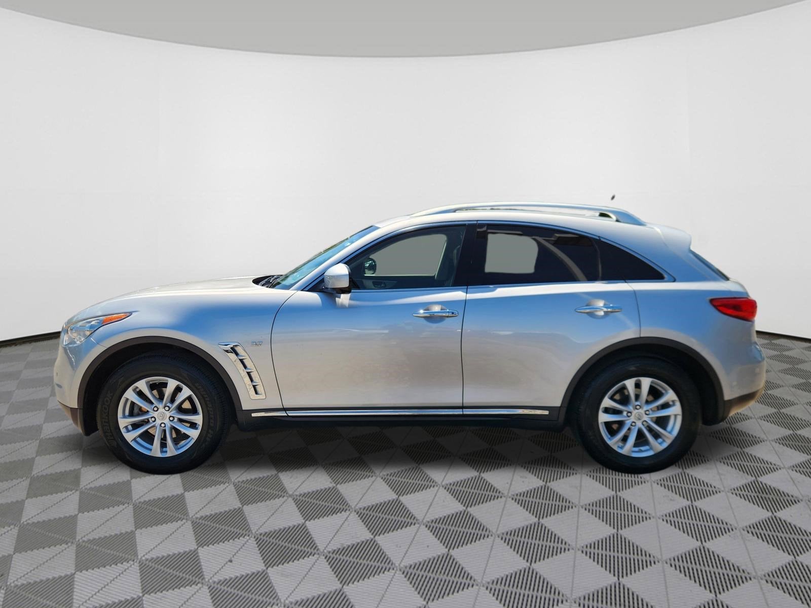 2014 INFINITI QX70 Base