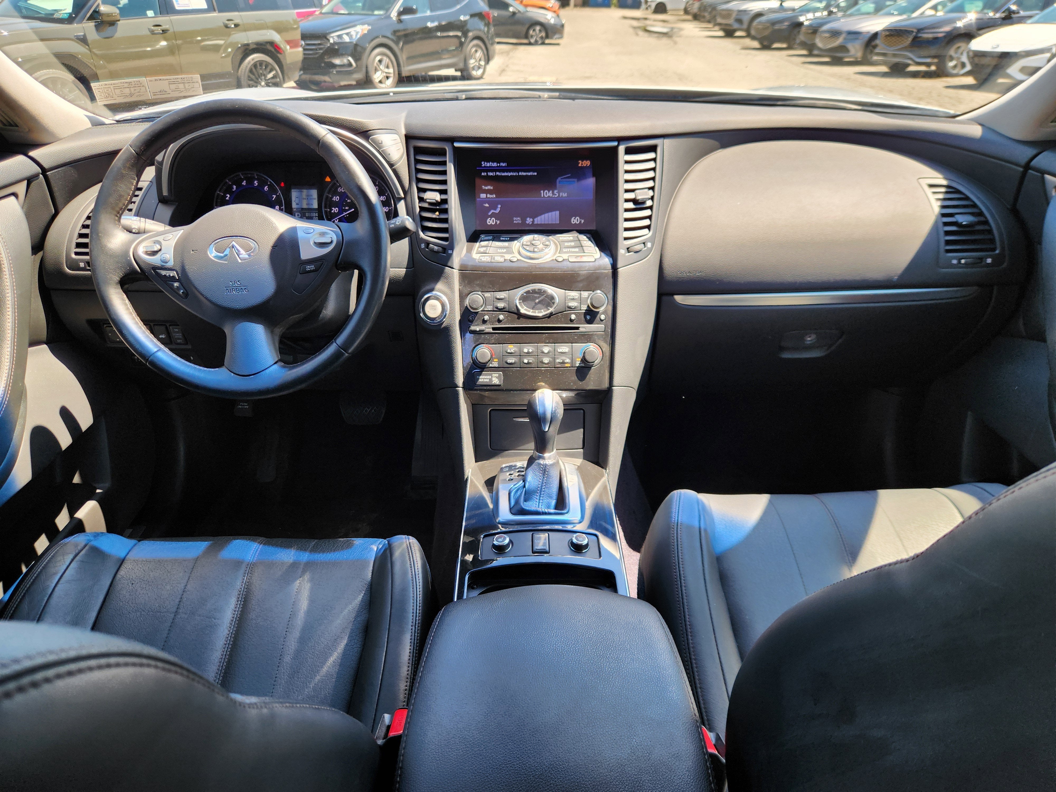 2014 INFINITI QX70 Base