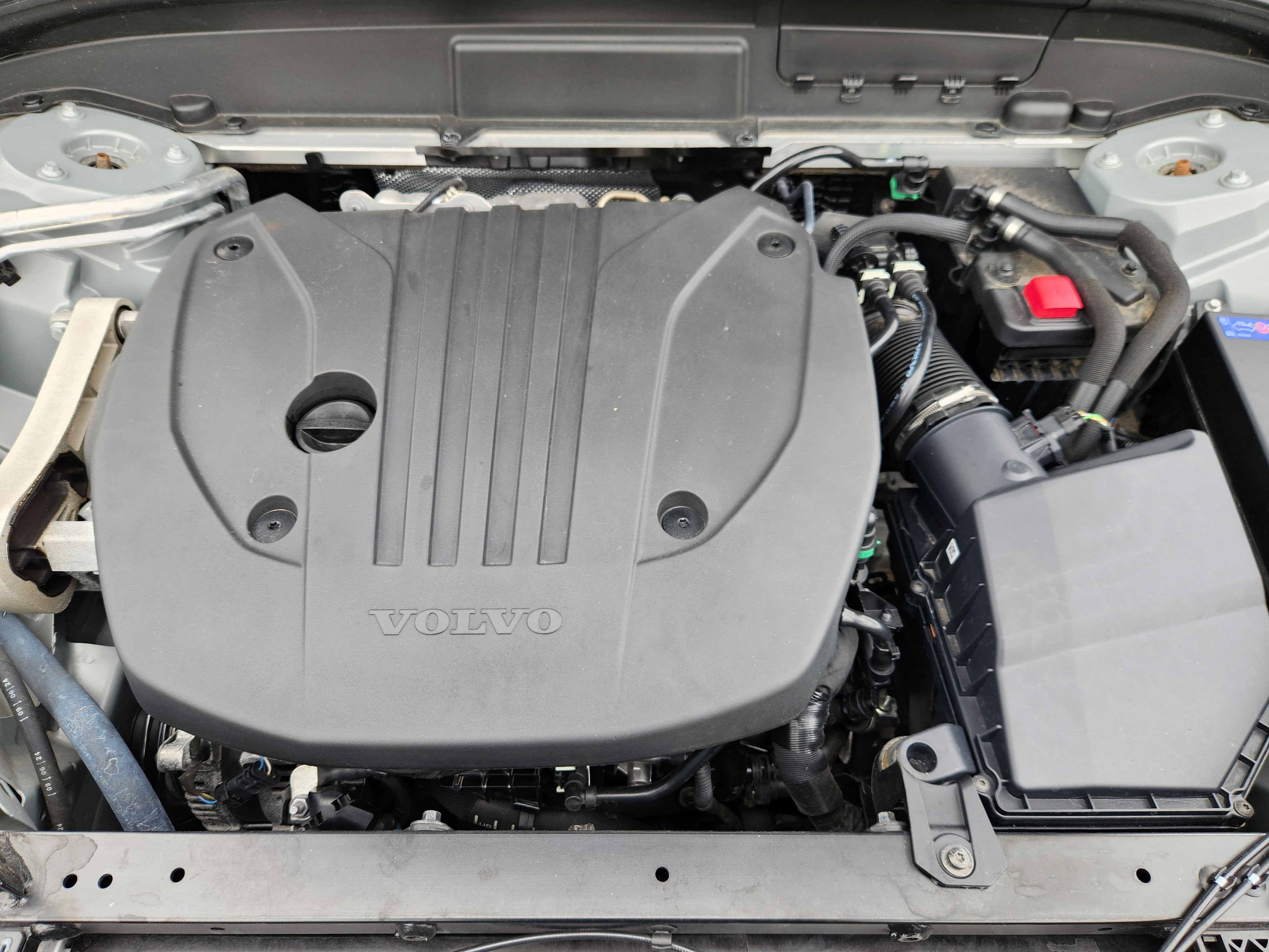 2025 Volvo XC60 B5 Ultra