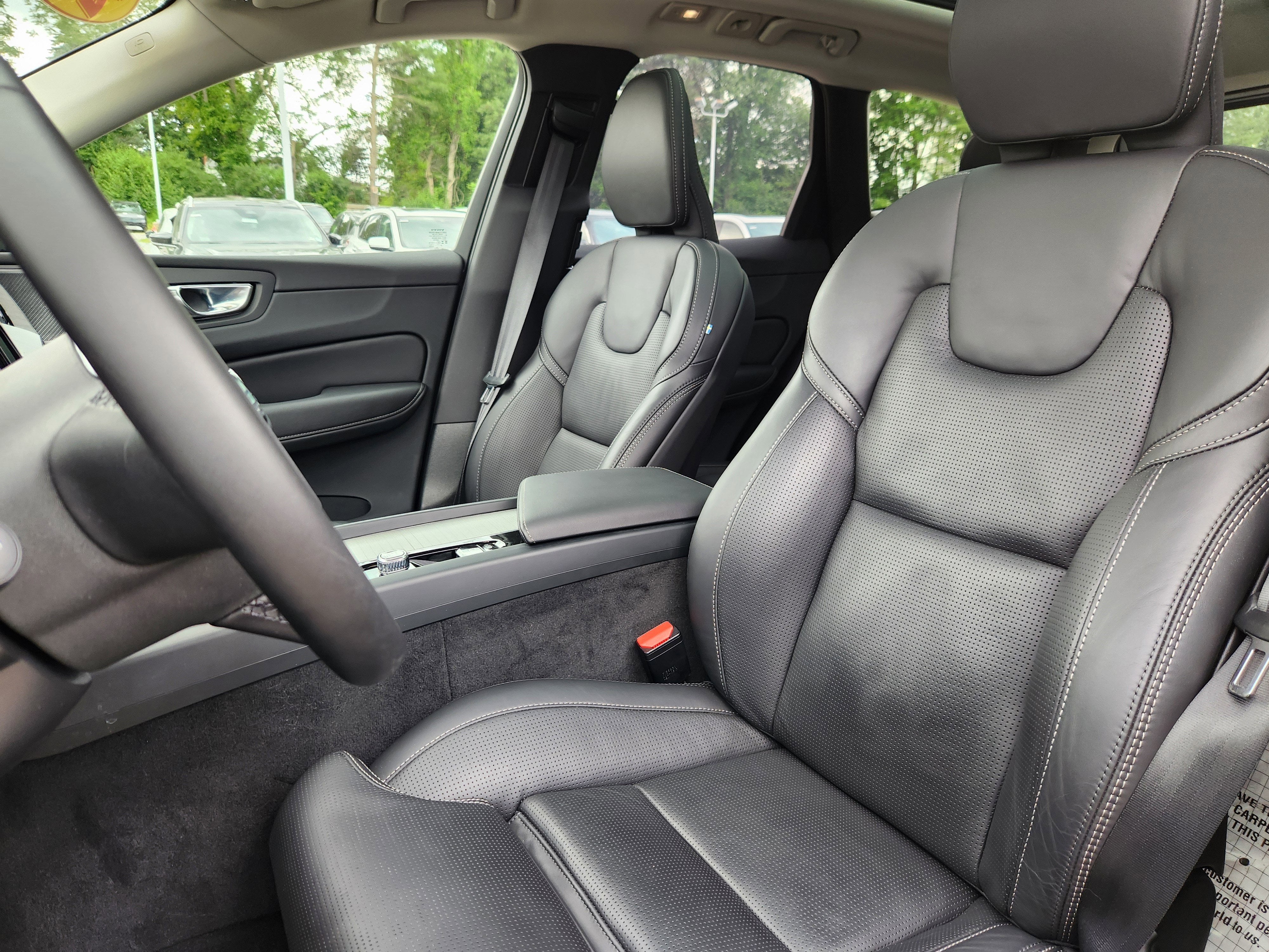 2025 Volvo XC60 B5 Ultra