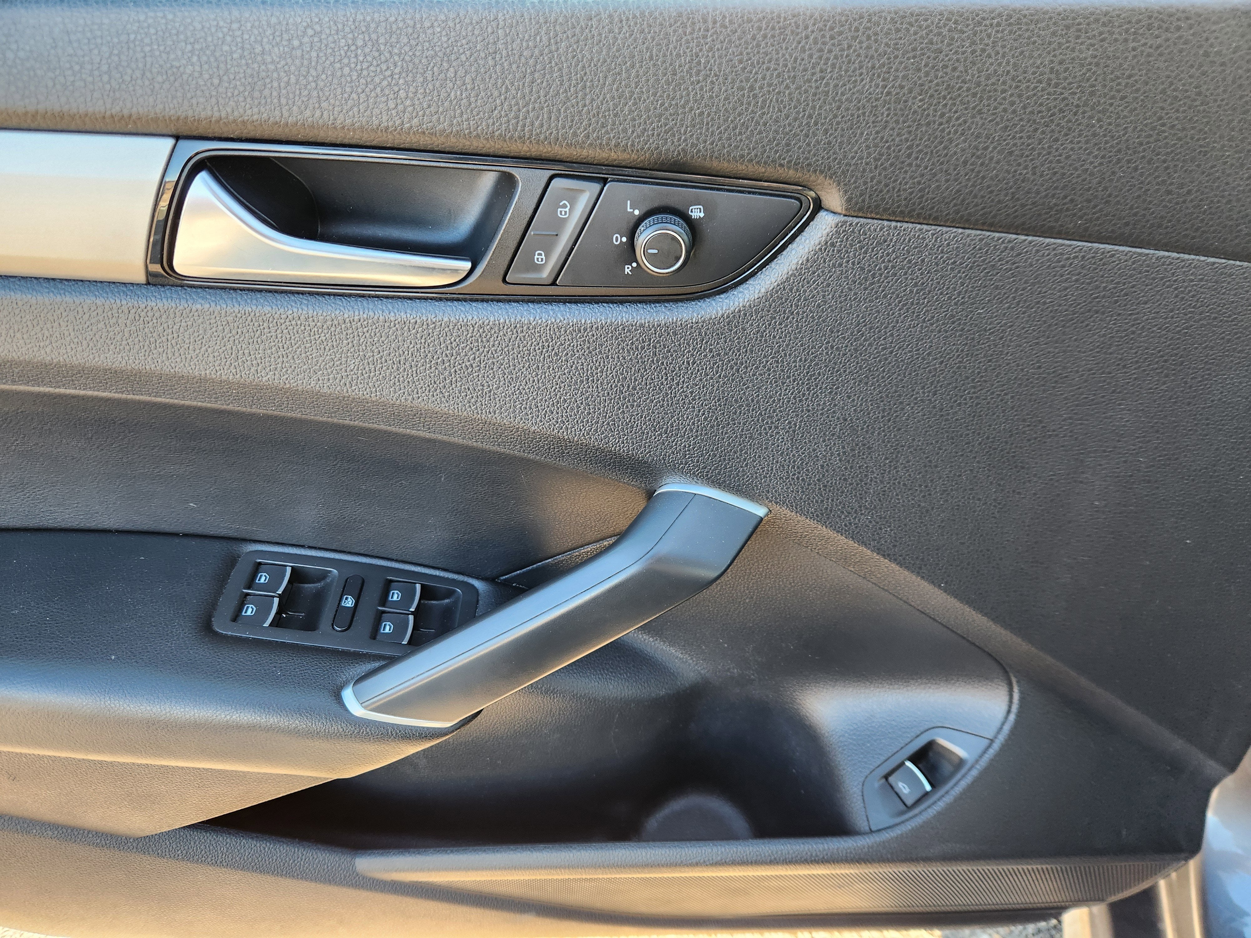 2022 Volkswagen Passat 2.0T SE