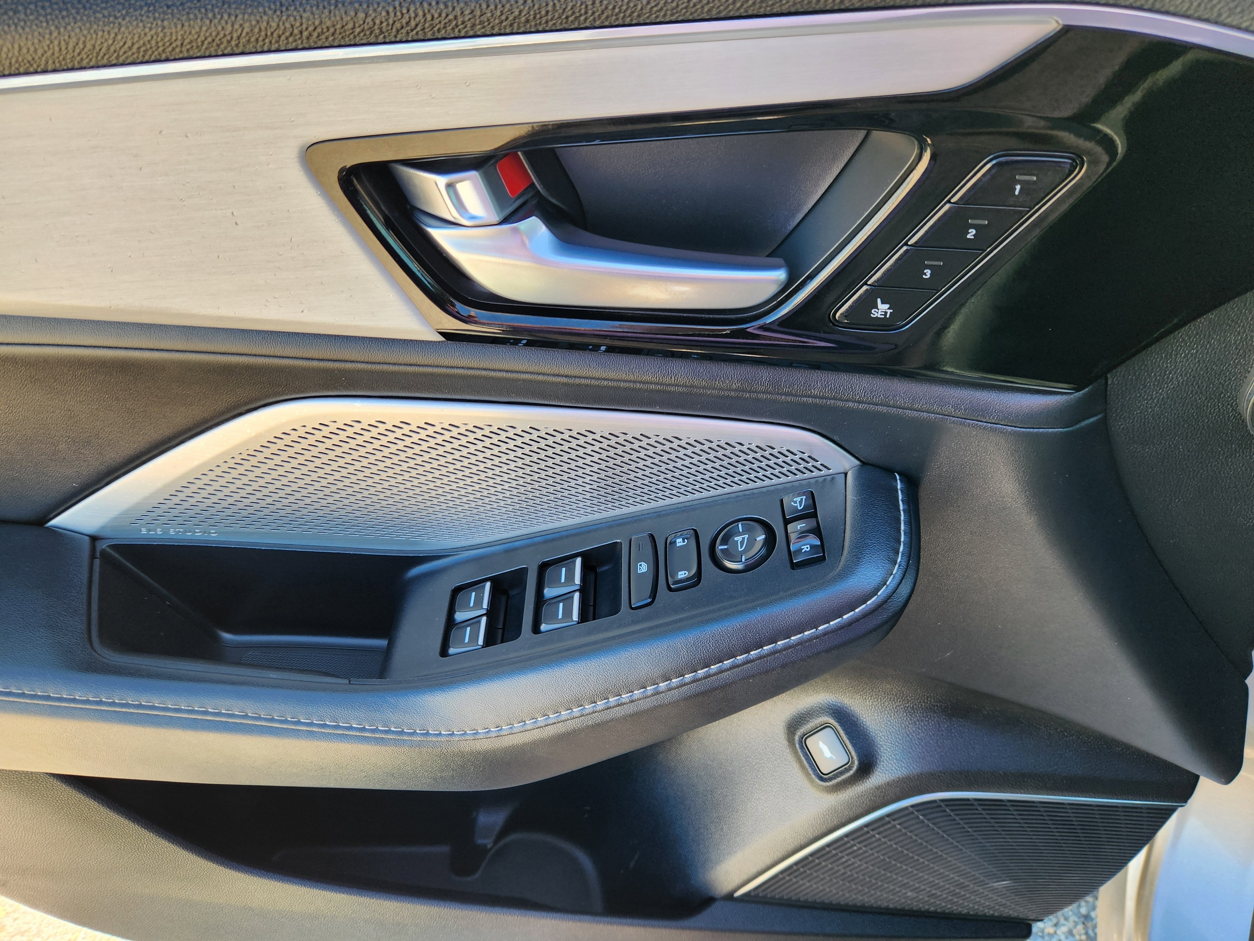 2023 Acura MDX w/Technology Package