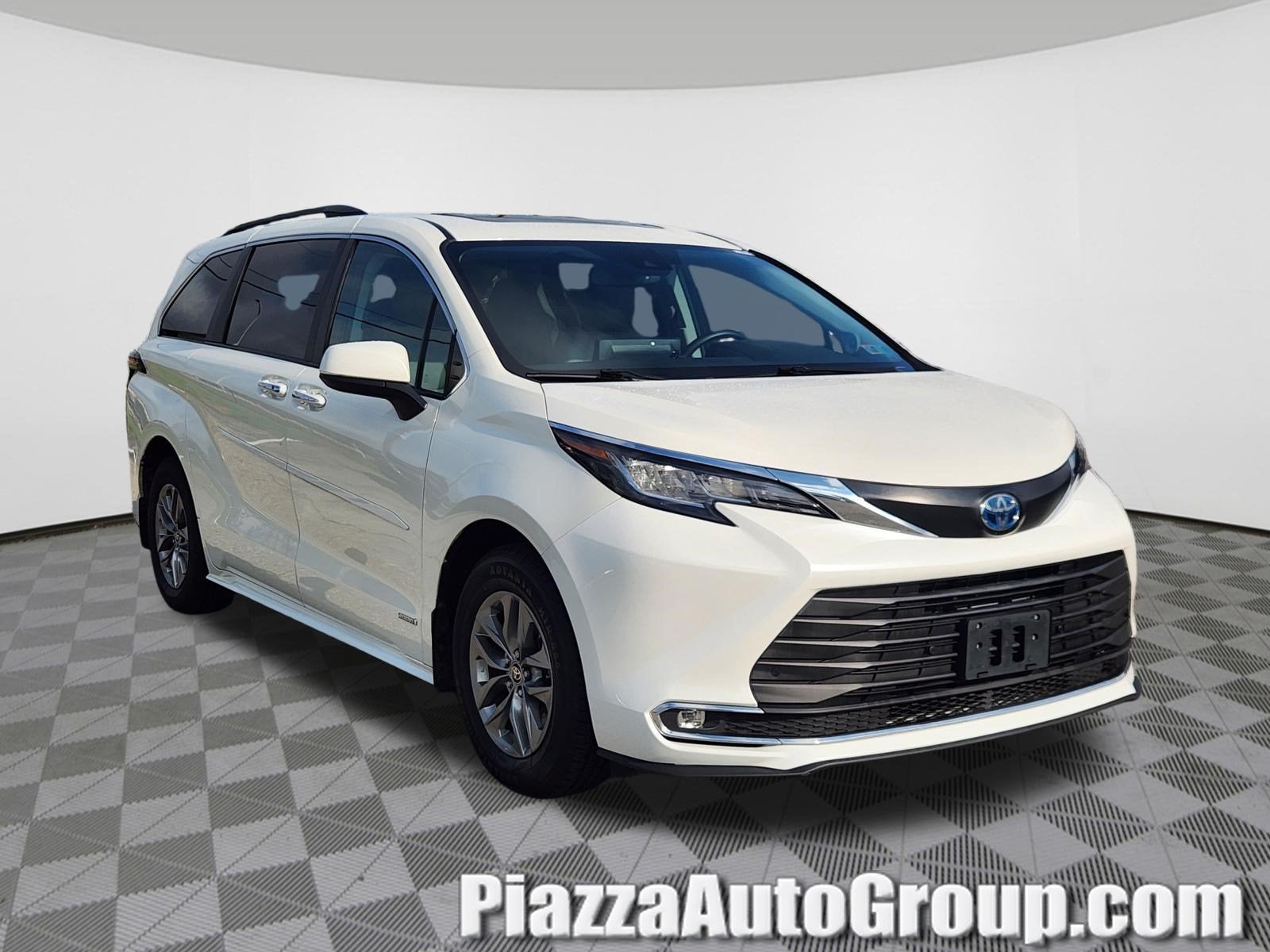 2021 Toyota Sienna XLE