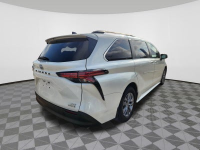 2021 Toyota Sienna XLE