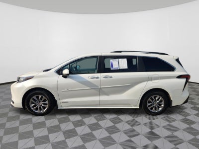 2021 Toyota Sienna XLE