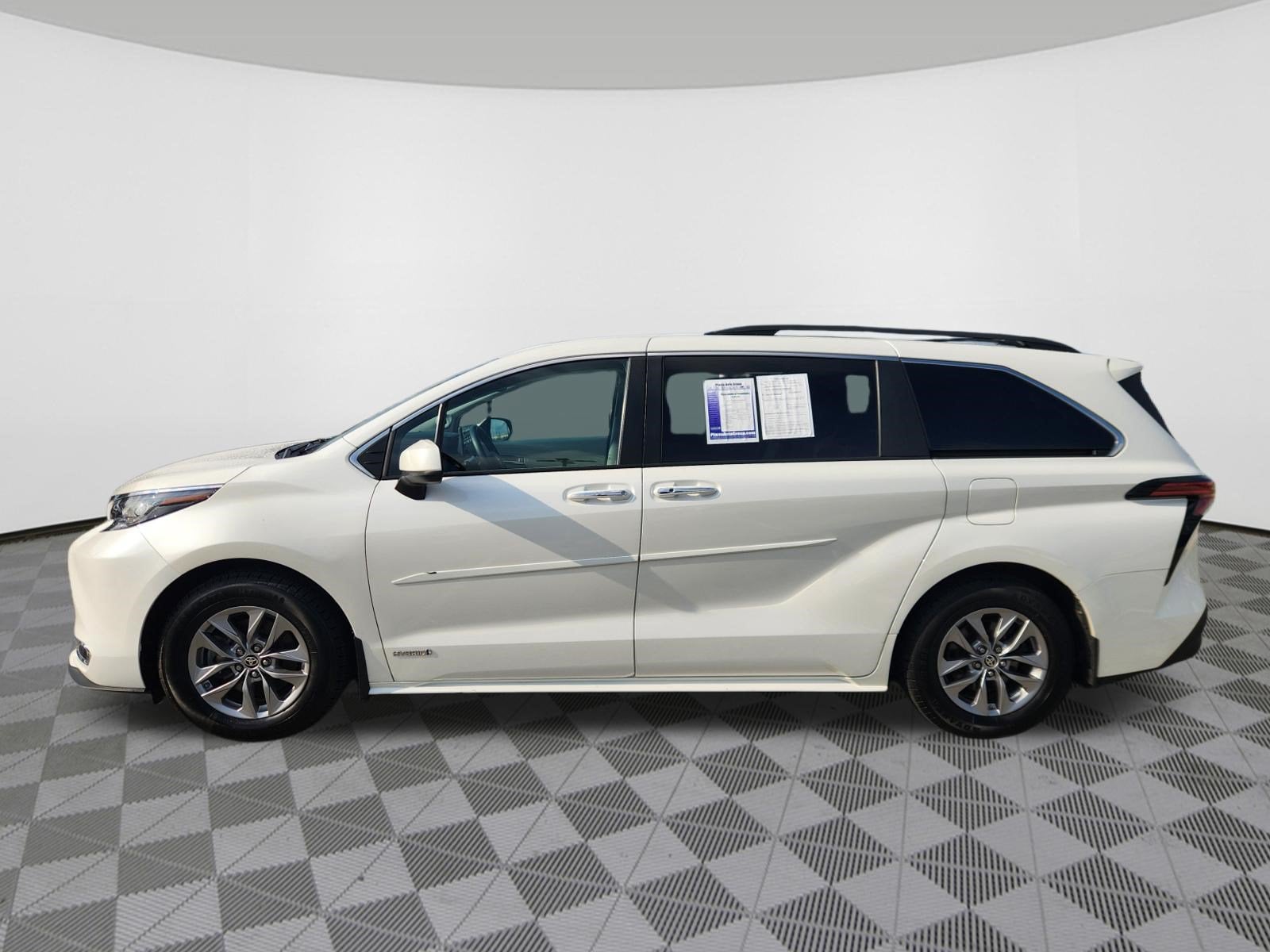 2021 Toyota Sienna XLE