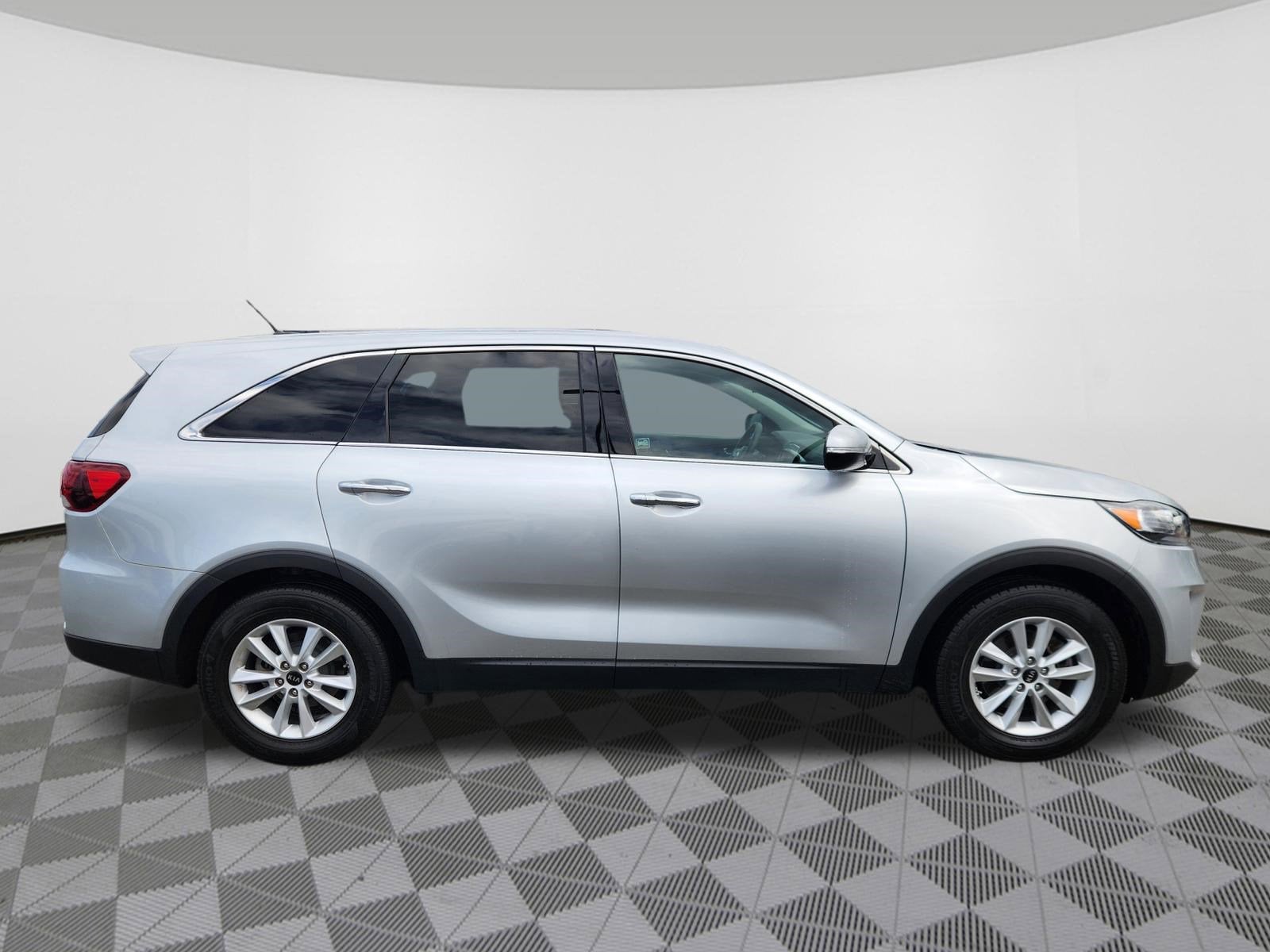 2019 Kia Sorento LX V6