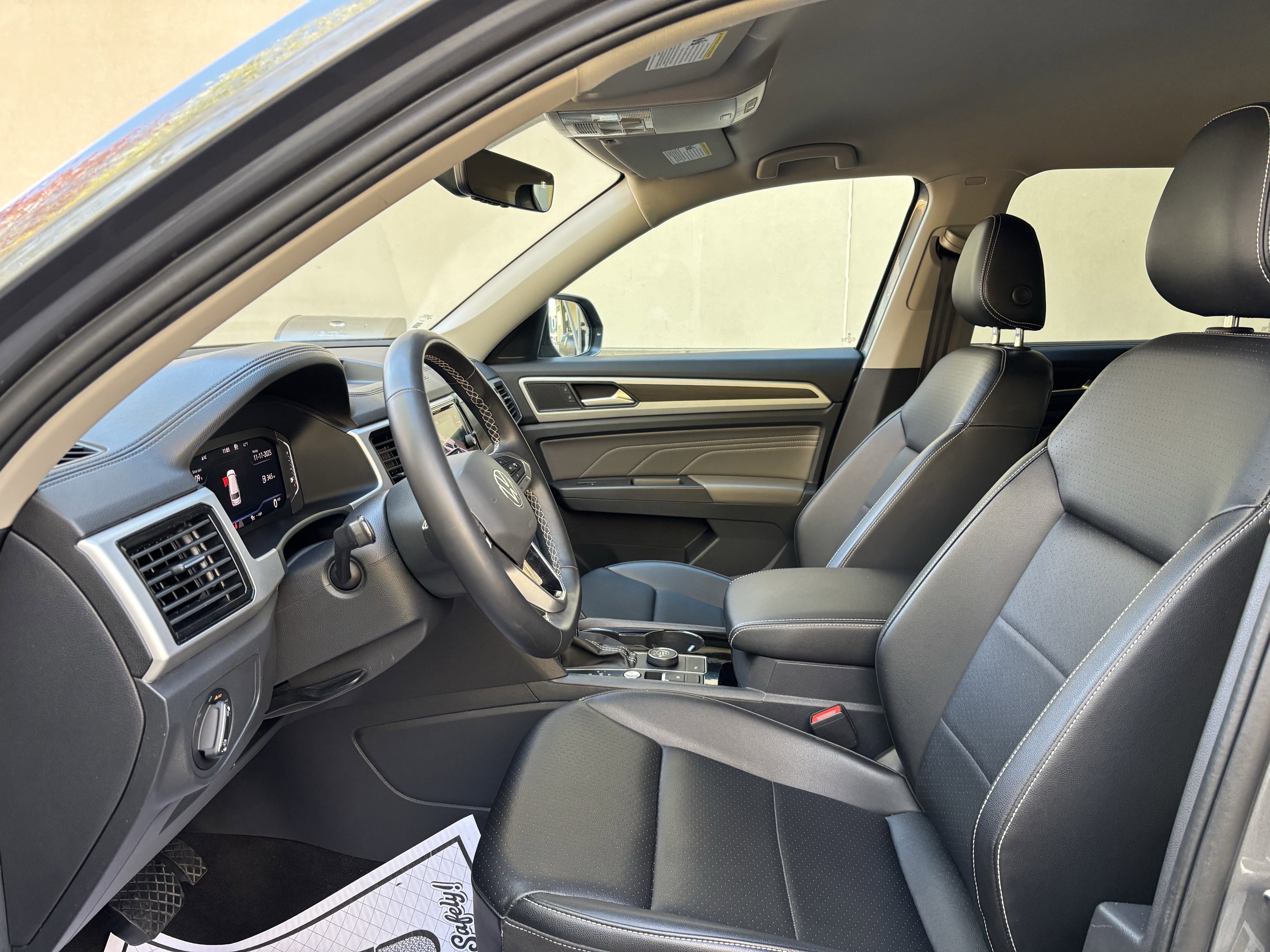 2022 Volkswagen Atlas 3.6L V6 SE w/Technology