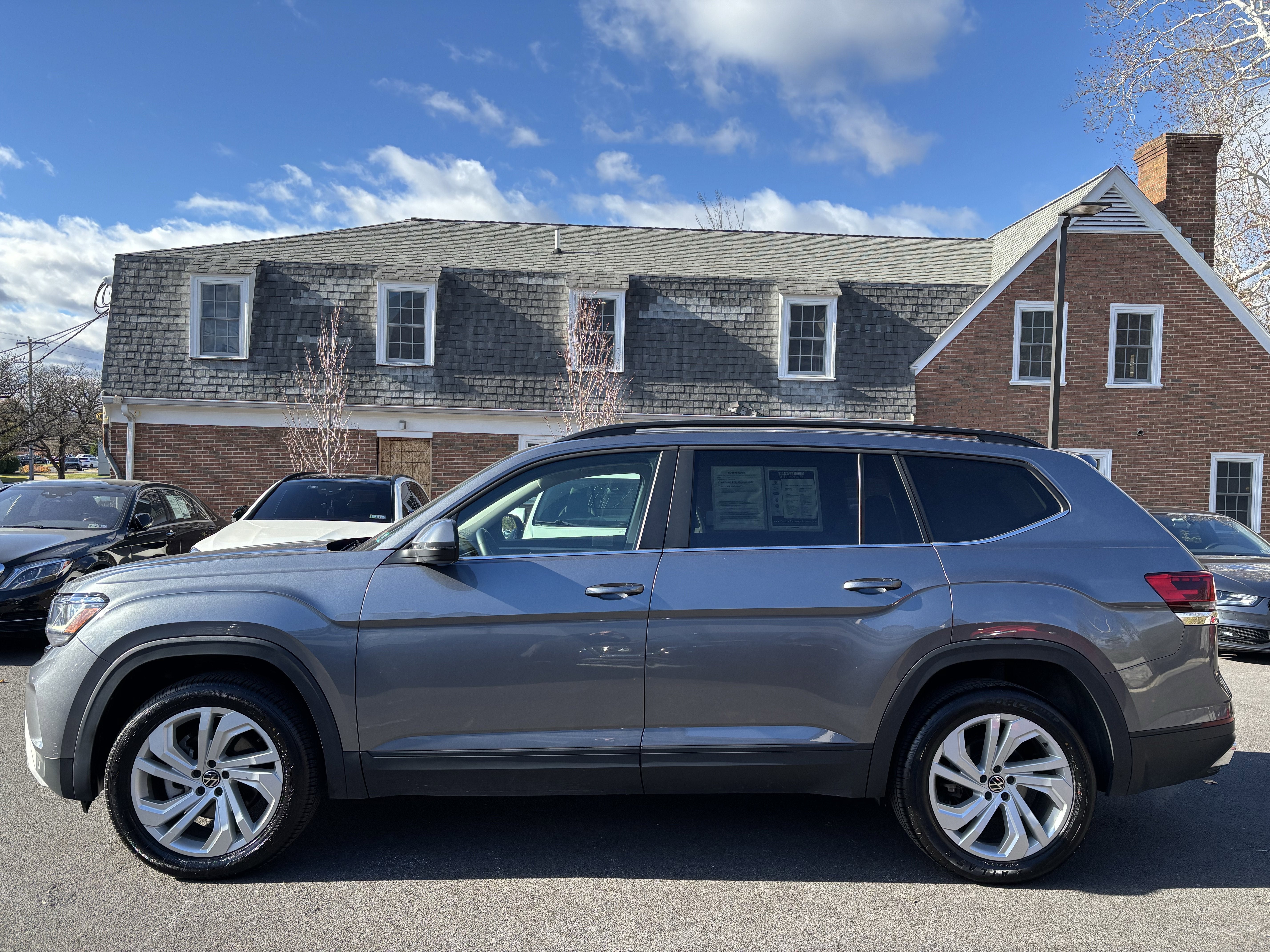 2022 Volkswagen Atlas 3.6L V6 SE w/Technology