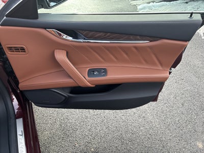 2022 Maserati Quattroporte Modena Q4