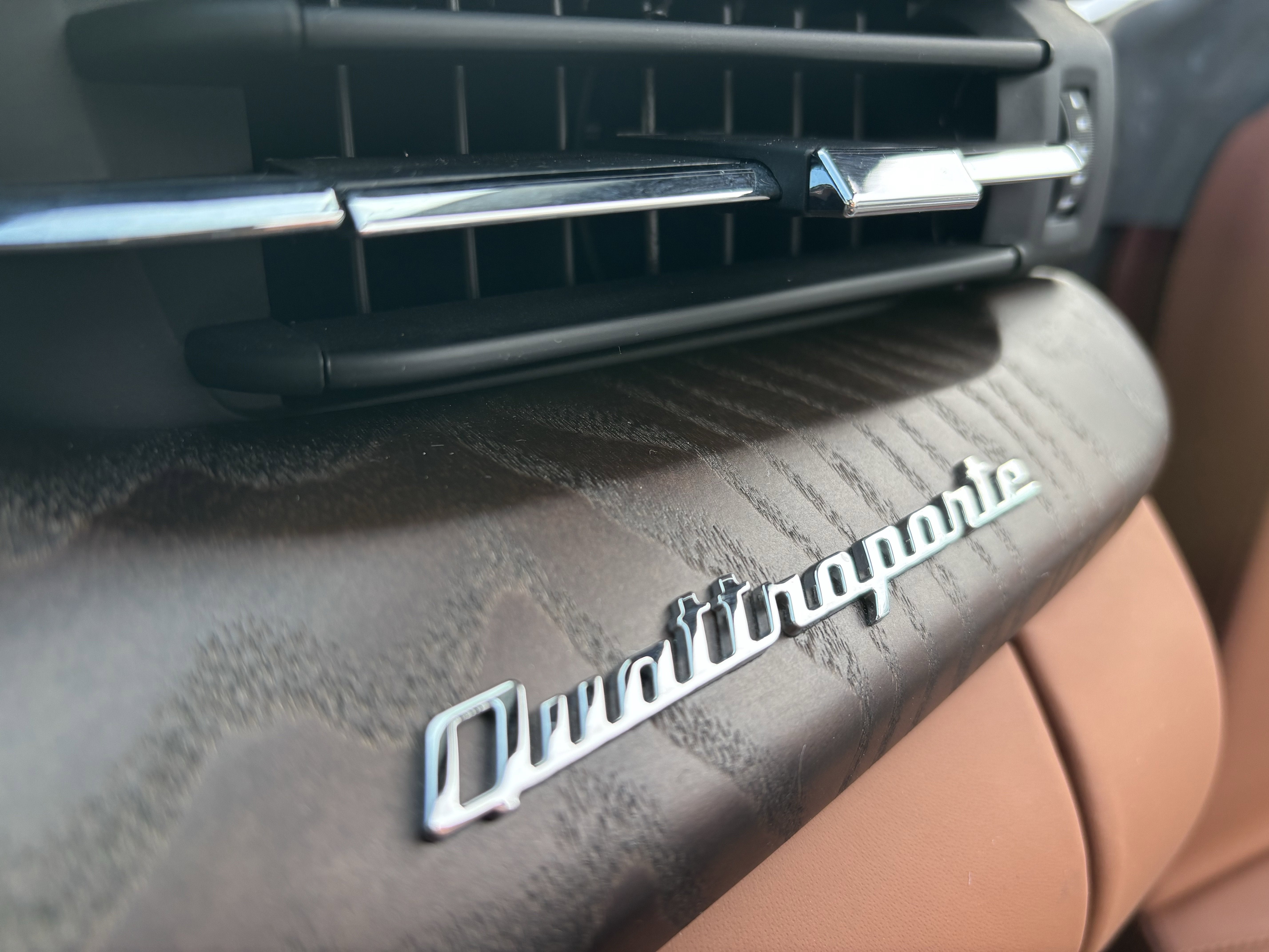 2022 Maserati Quattroporte Modena Q4