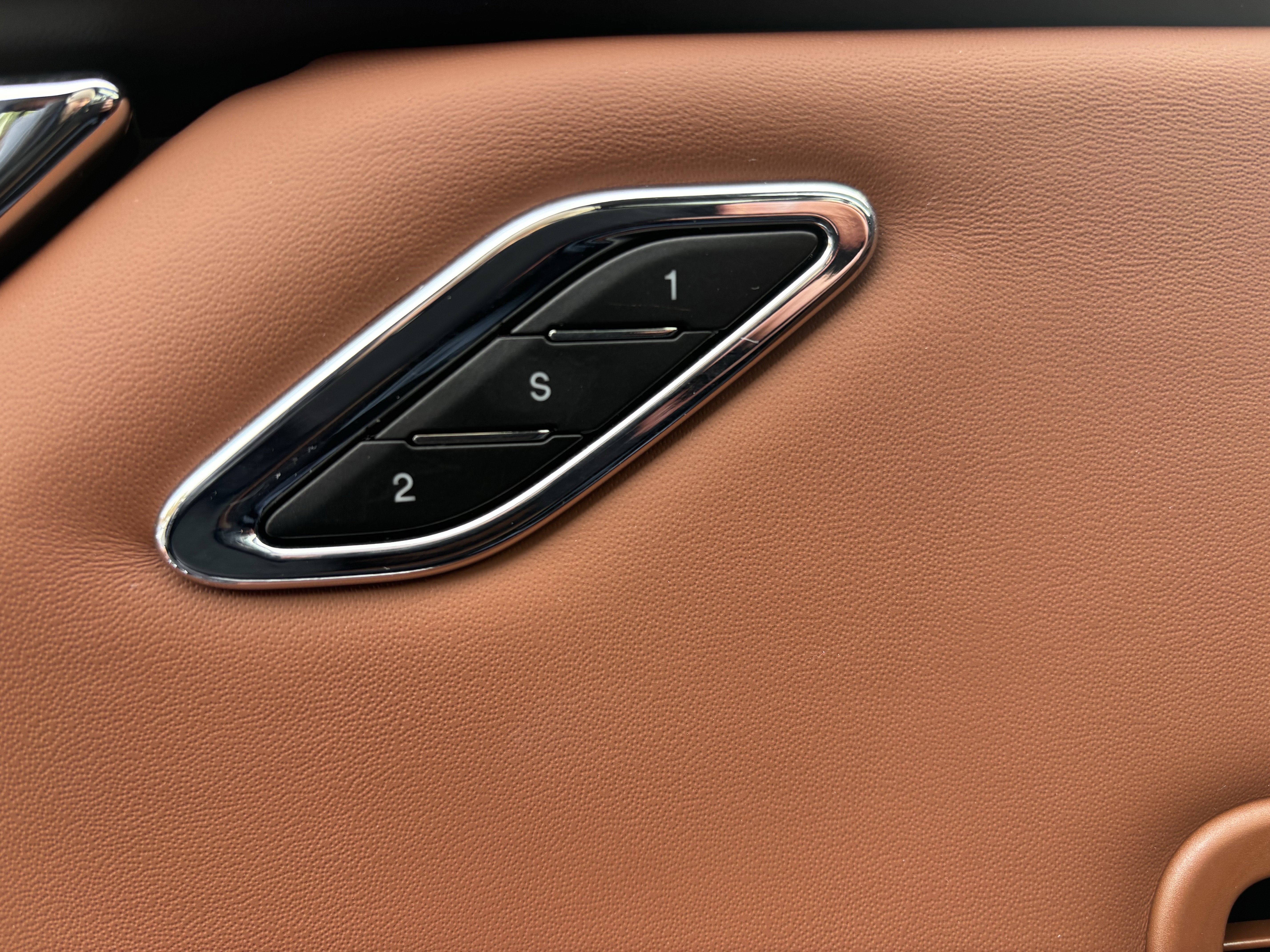 2022 Maserati Quattroporte Modena Q4