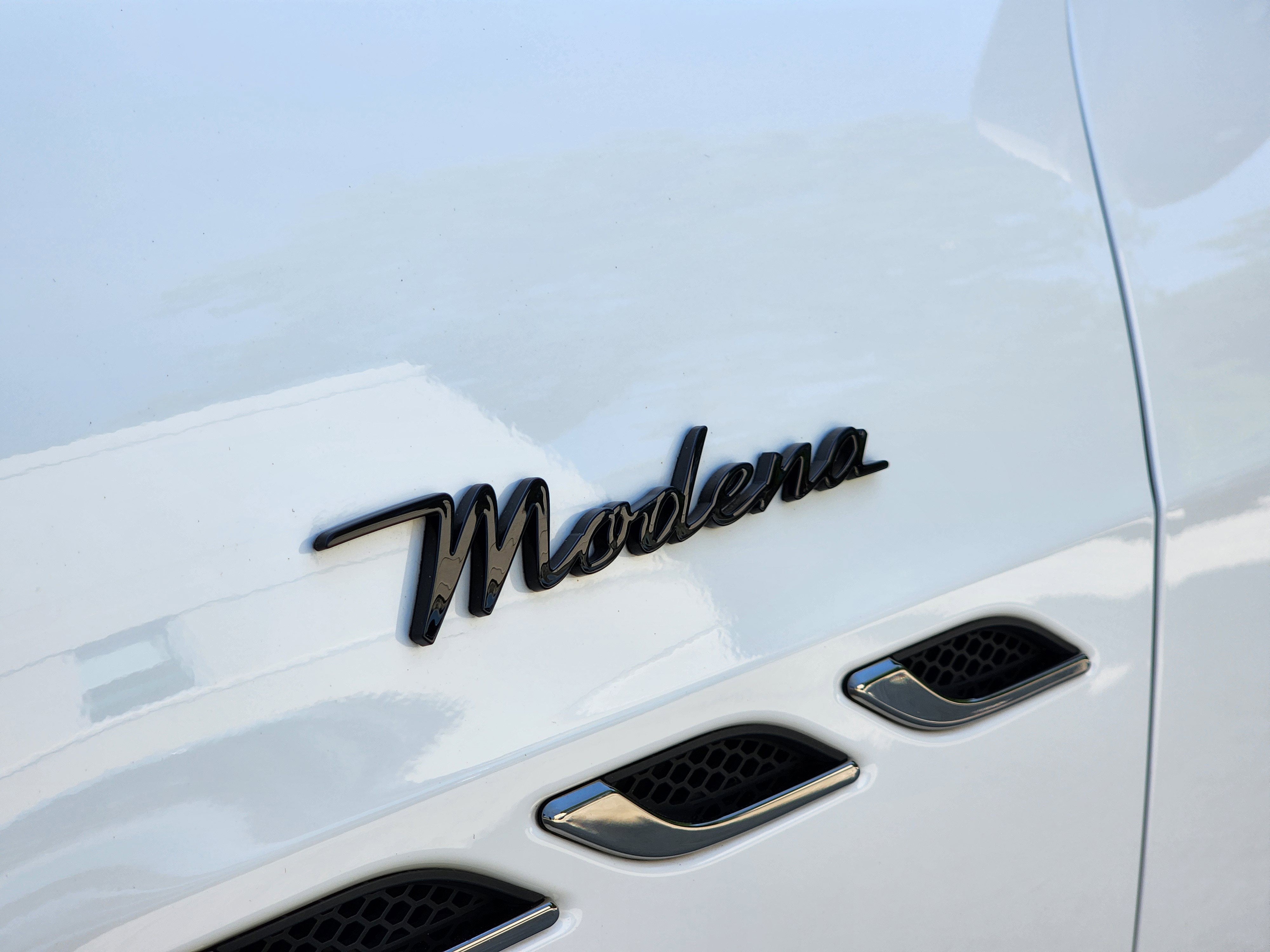 2022 Maserati Ghibli Modena Q4