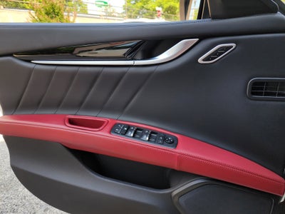 2022 Maserati Ghibli Modena Q4