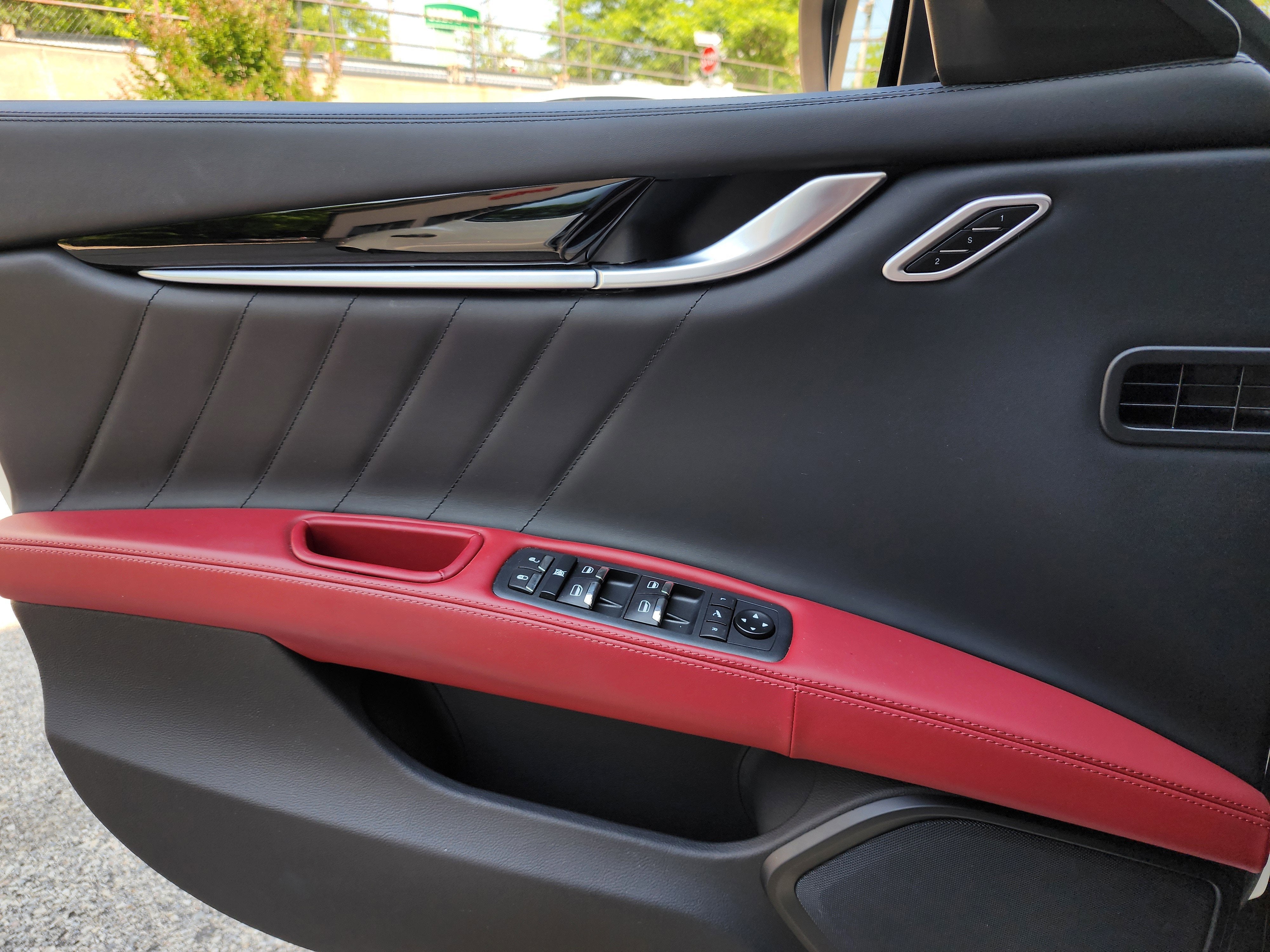 2022 Maserati Ghibli Modena Q4