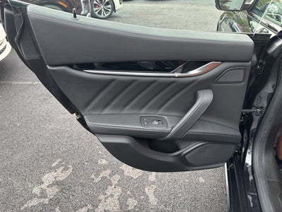 2022 Maserati Ghibli Modena Q4