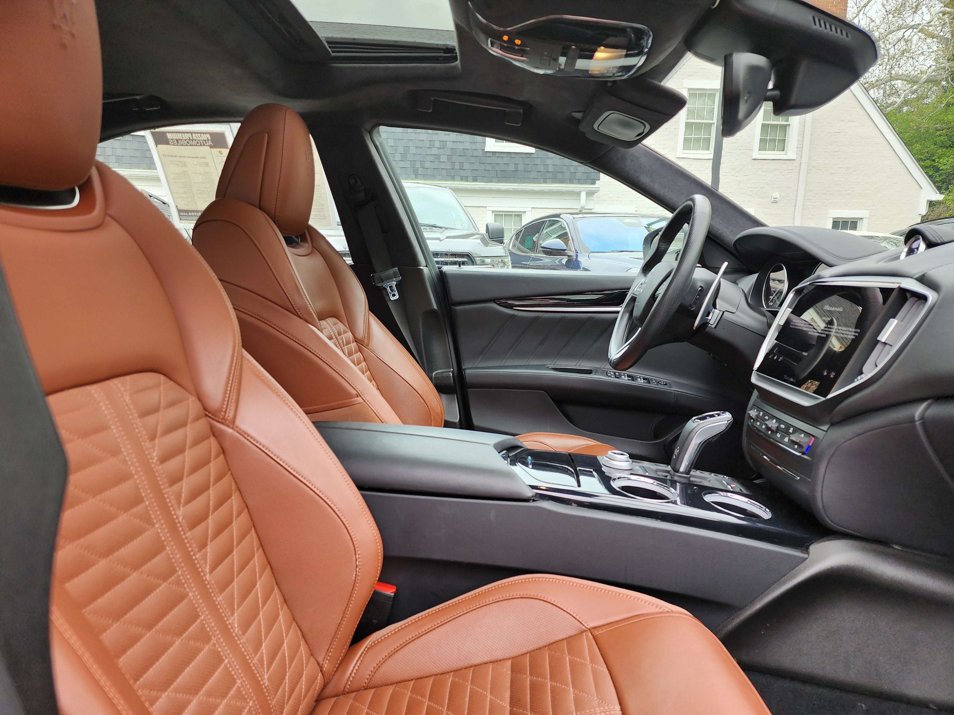 2022 Maserati Ghibli Modena Q4