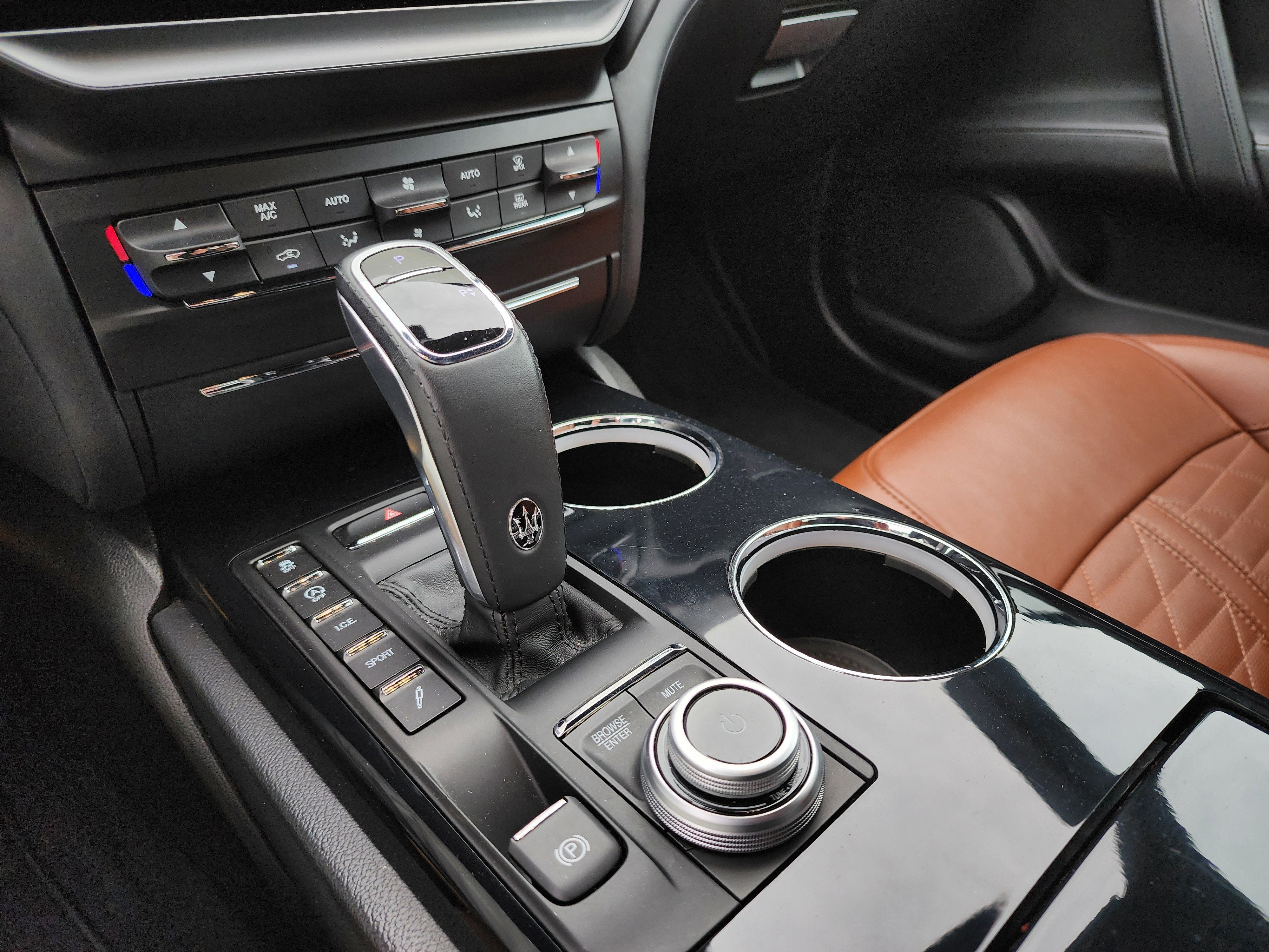 2022 Maserati Ghibli Modena Q4