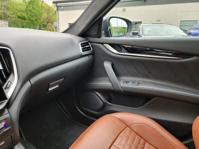 2022 Maserati Ghibli Modena Q4