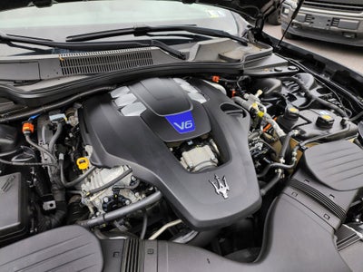 2022 Maserati Ghibli Modena Q4