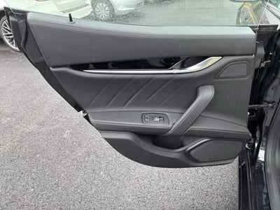 2022 Maserati Ghibli Modena Q4