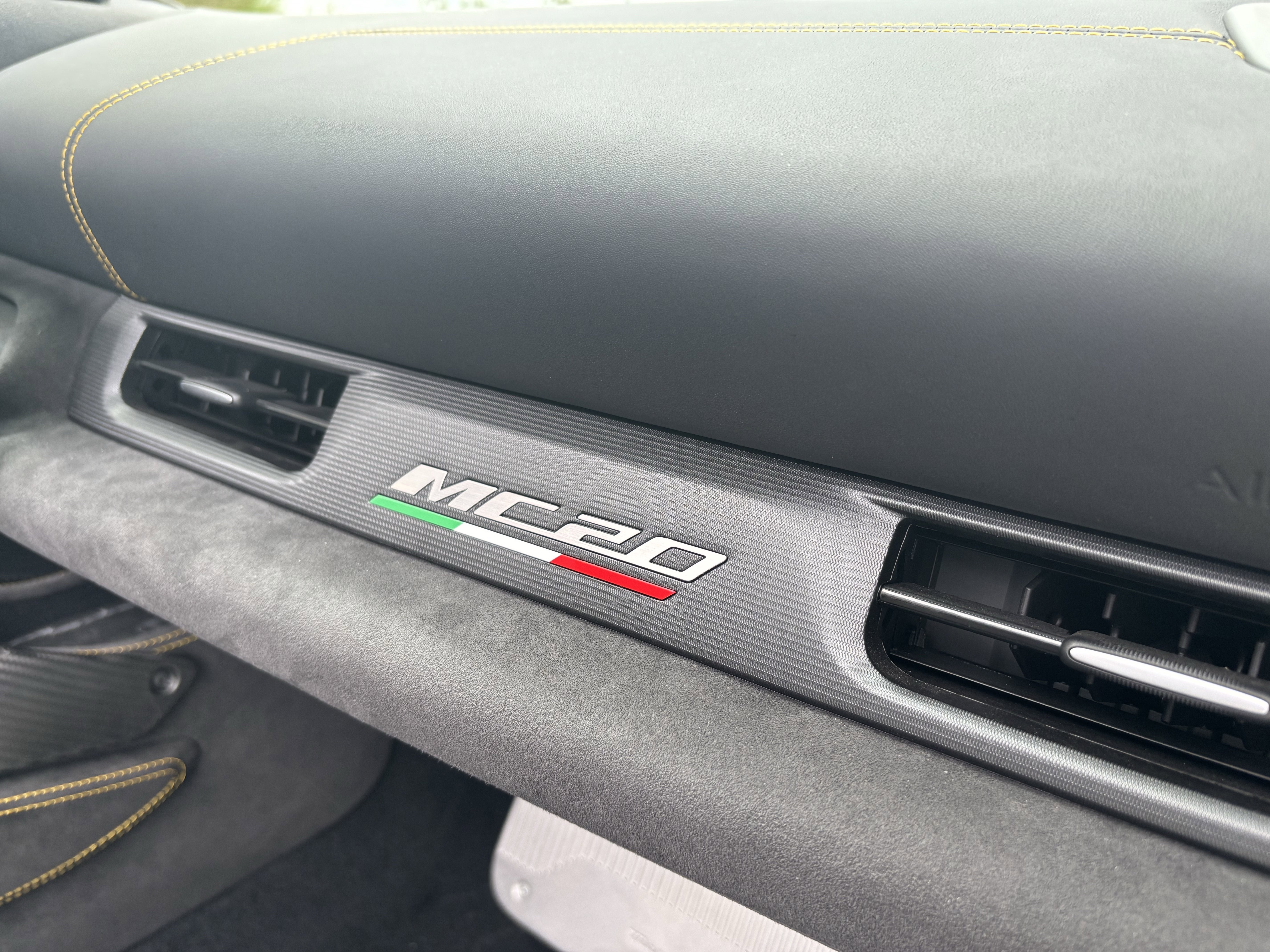 2024 Maserati MC20 Cielo