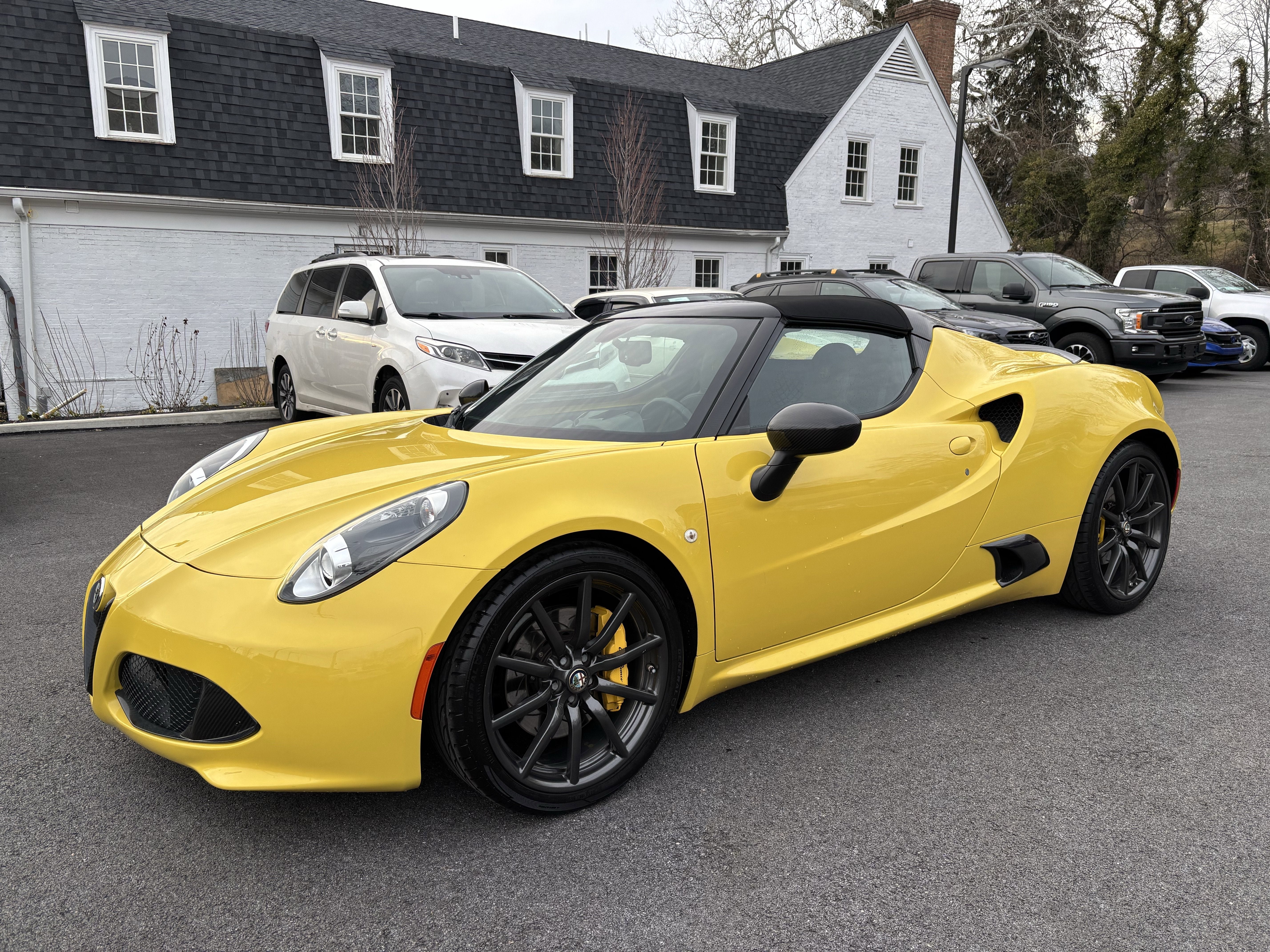 2016 Alfa Romeo 4C Base
