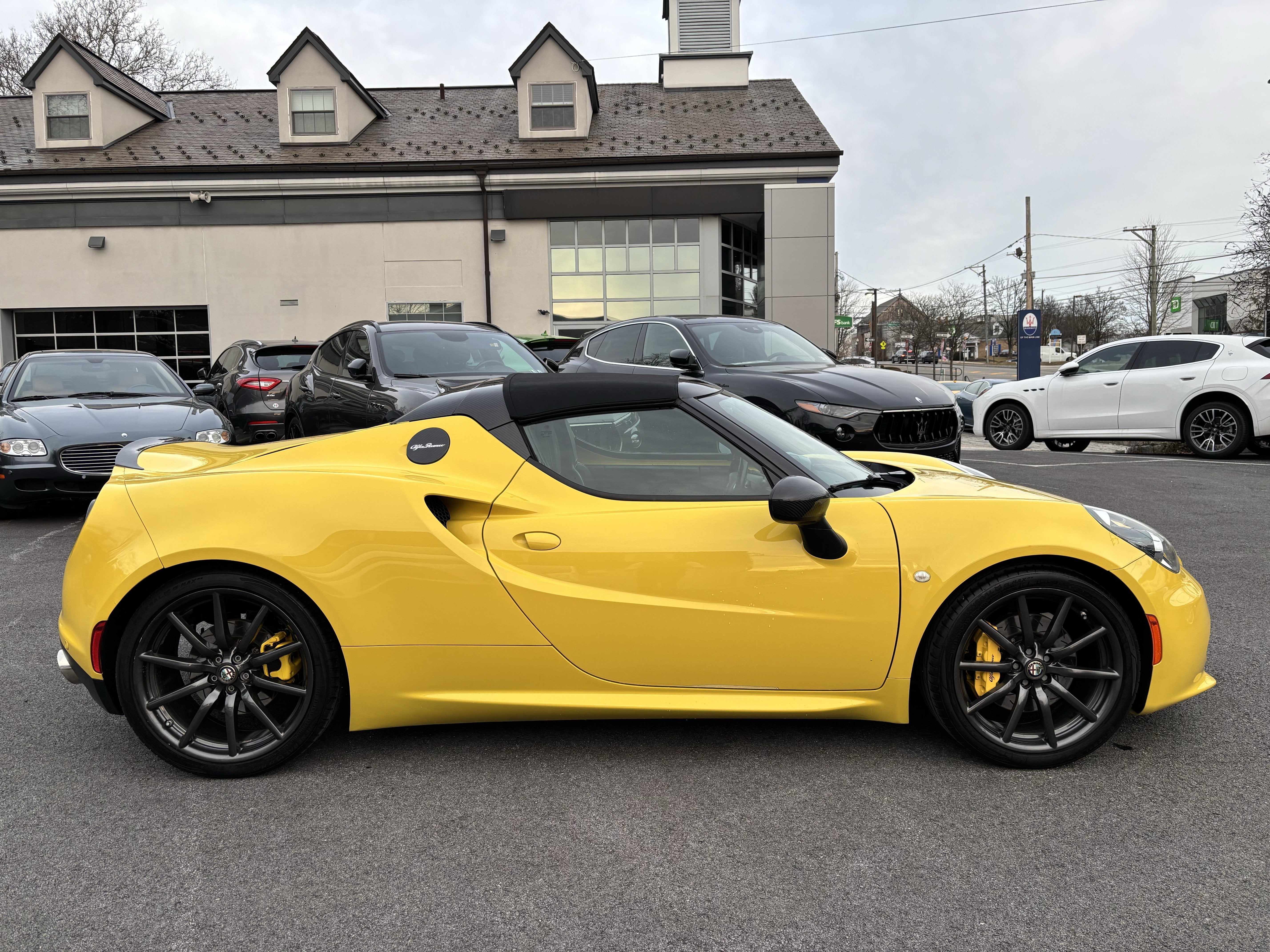 2016 Alfa Romeo 4C Base
