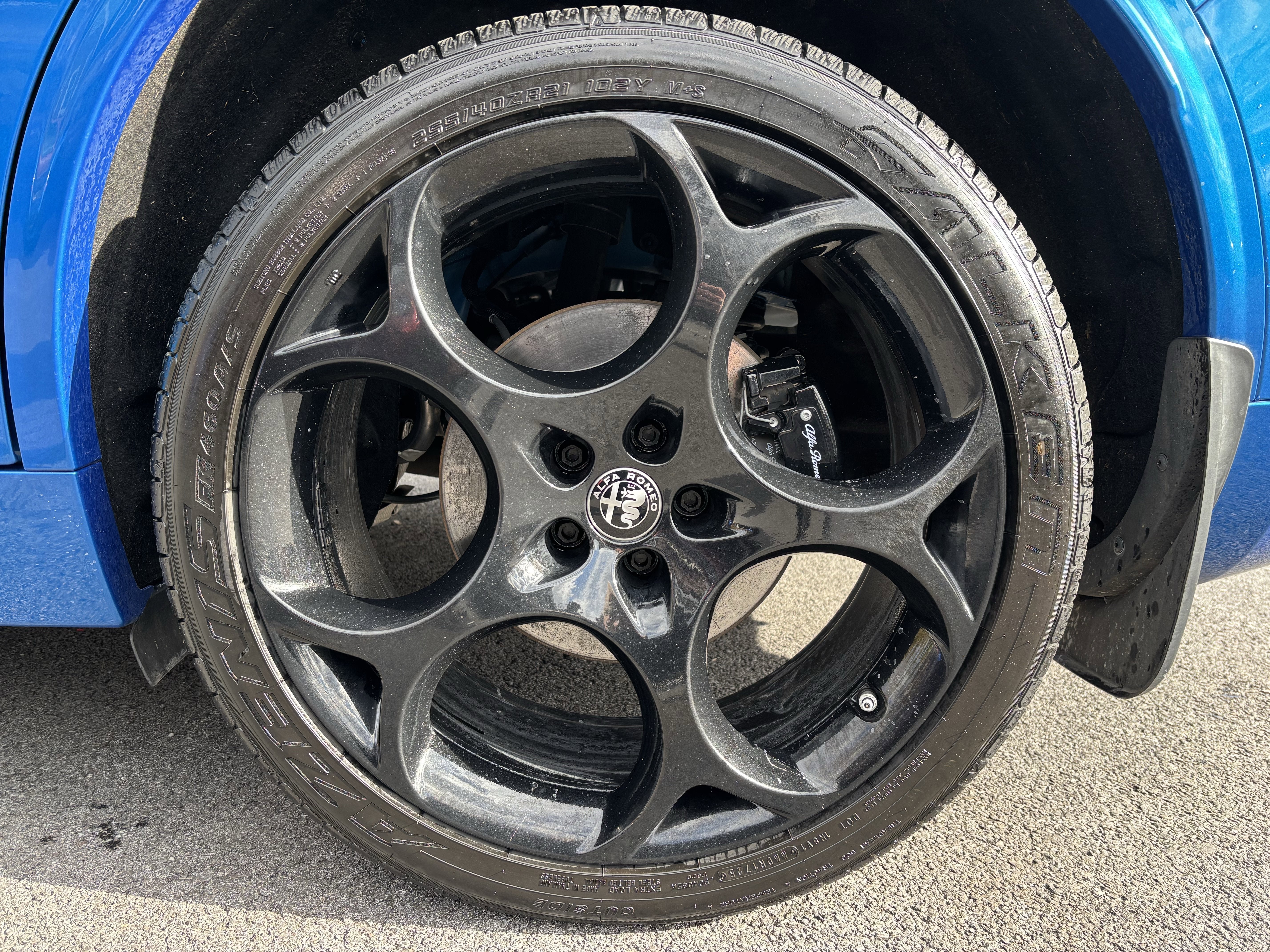 2023 Alfa Romeo Stelvio Estrema