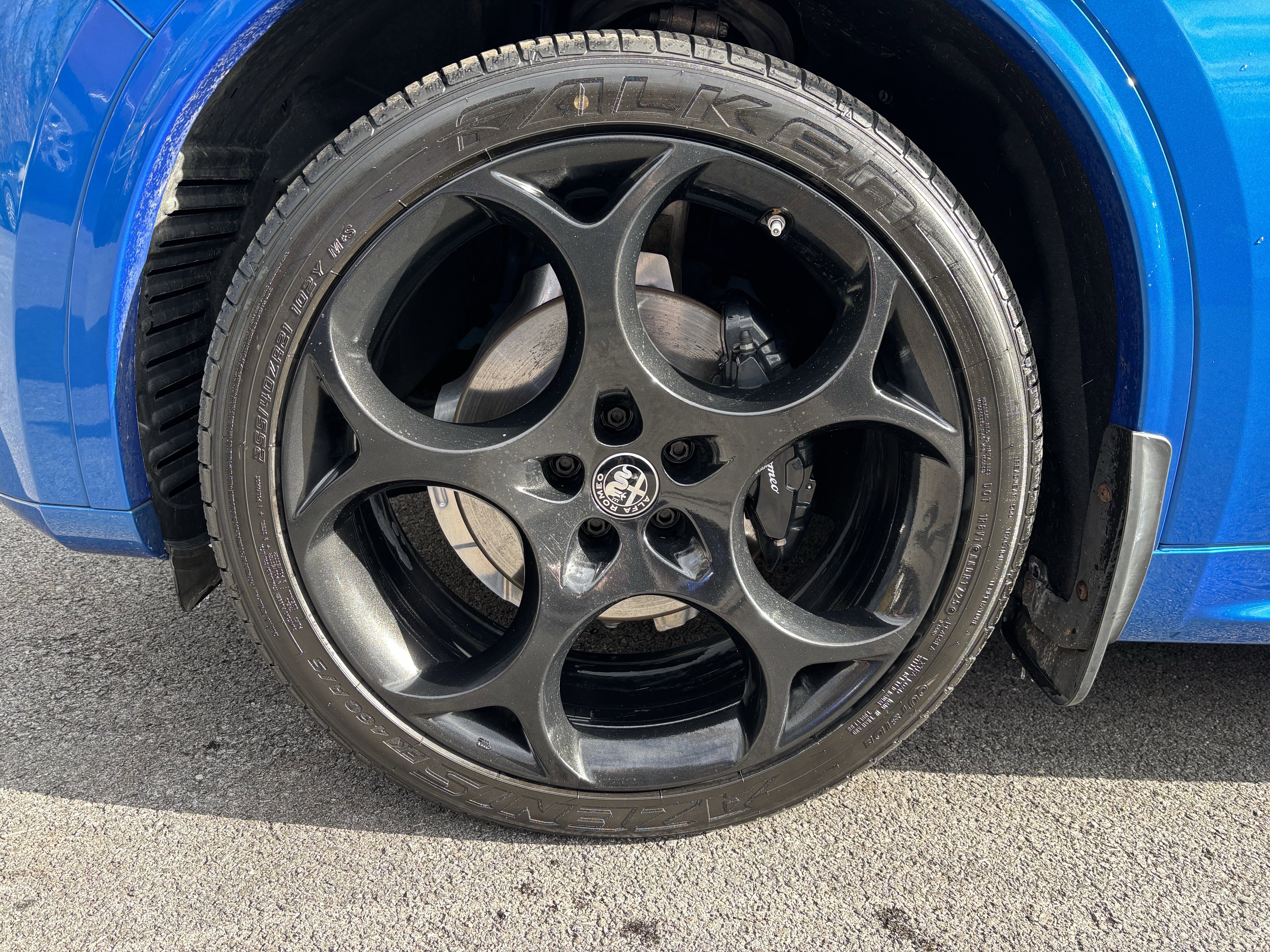 2023 Alfa Romeo Stelvio Estrema